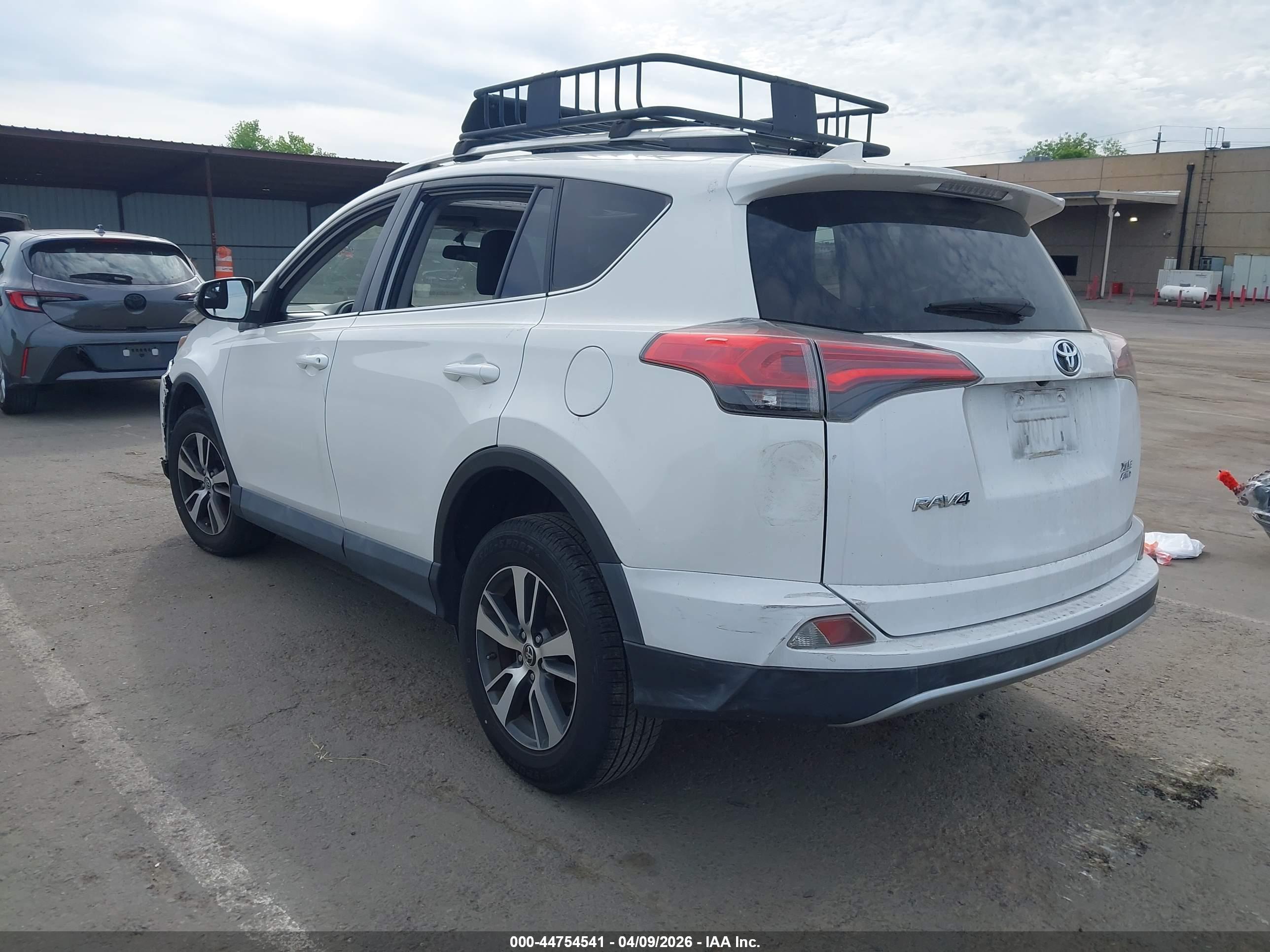 TOYOTA RAV4 image 3
