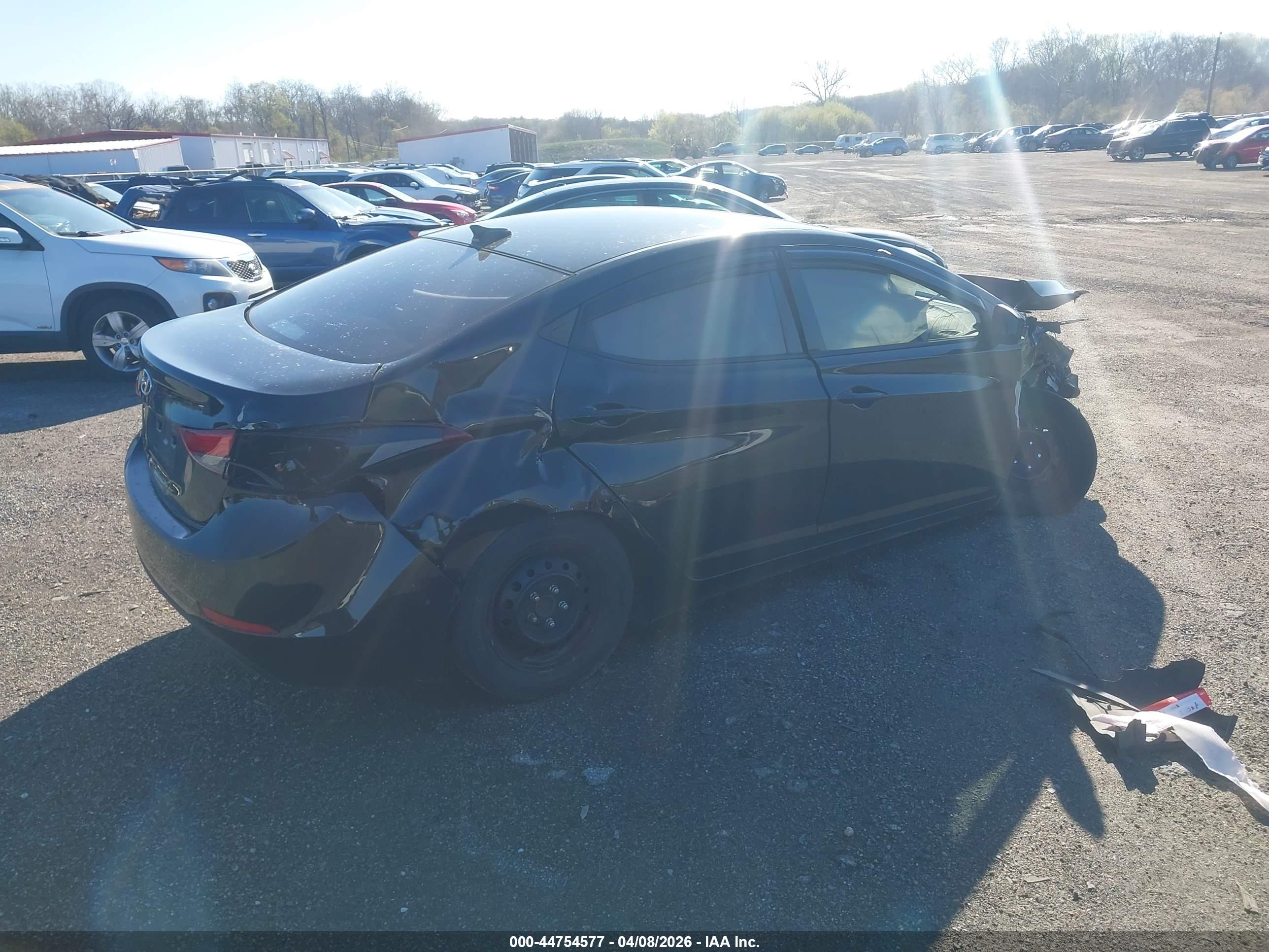 HYUNDAI ELANTRA image 4