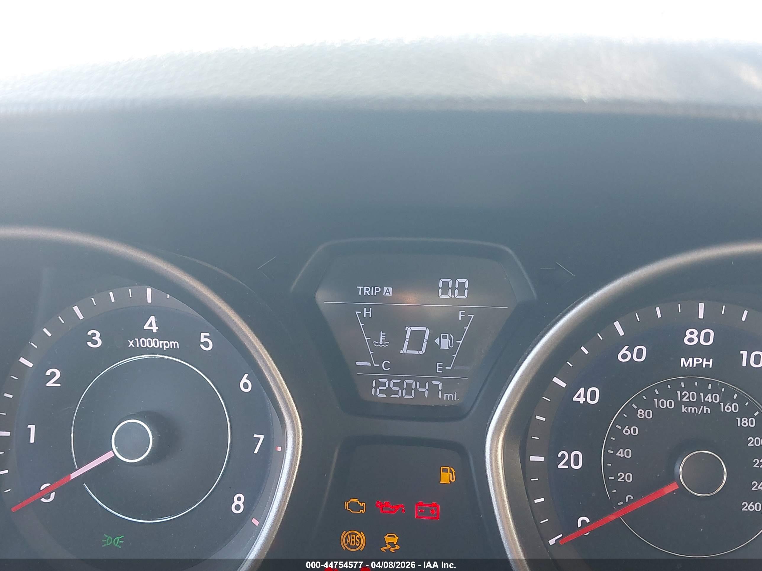 HYUNDAI ELANTRA image 7