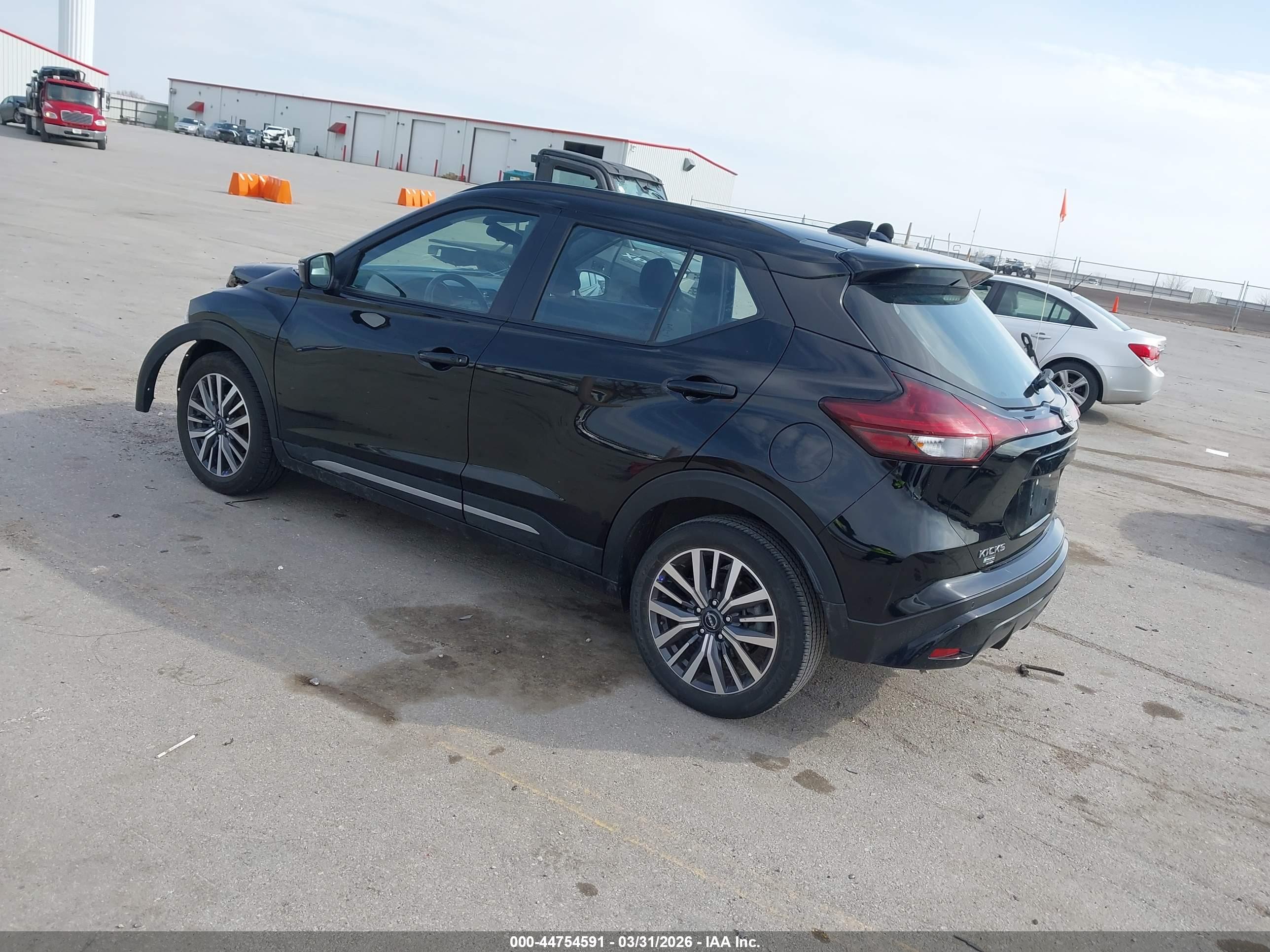 NISSAN KICKS image 3