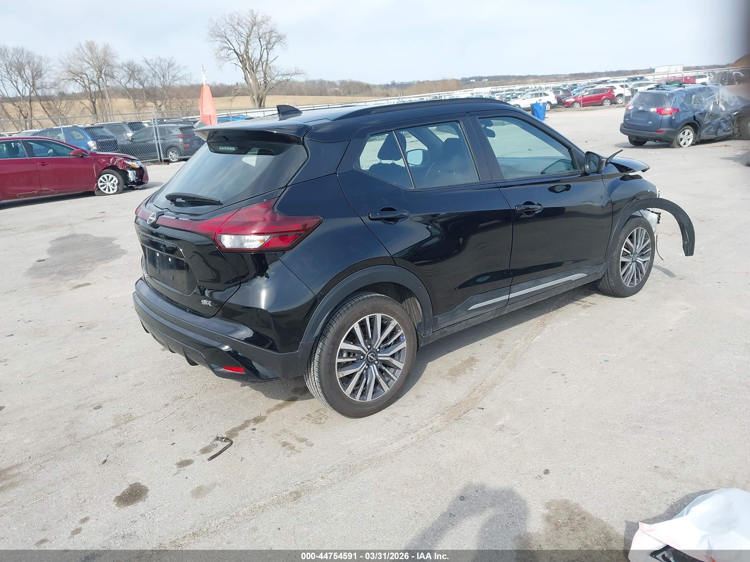 NISSAN KICKS image 4