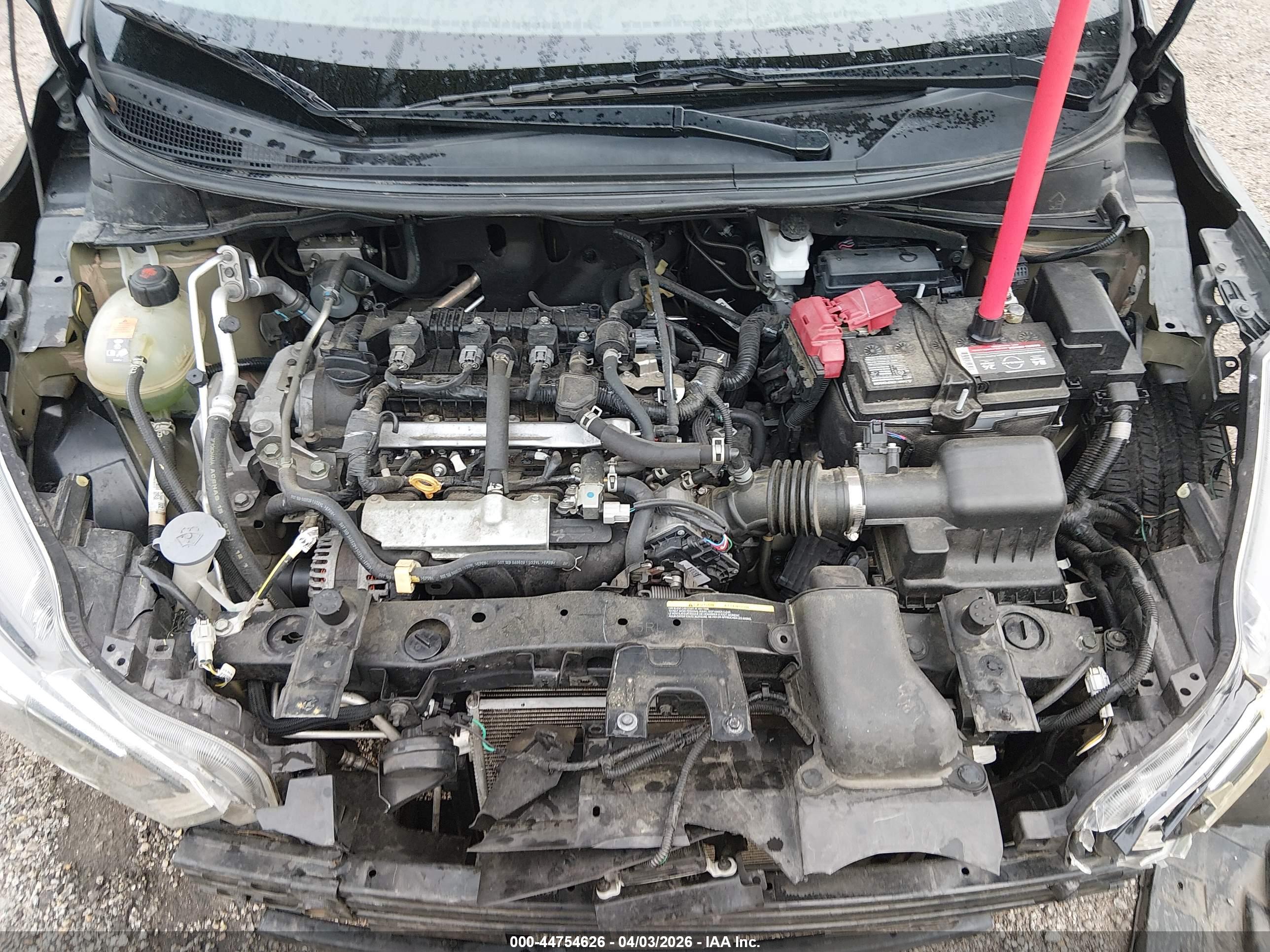 NISSAN VERSA image 10