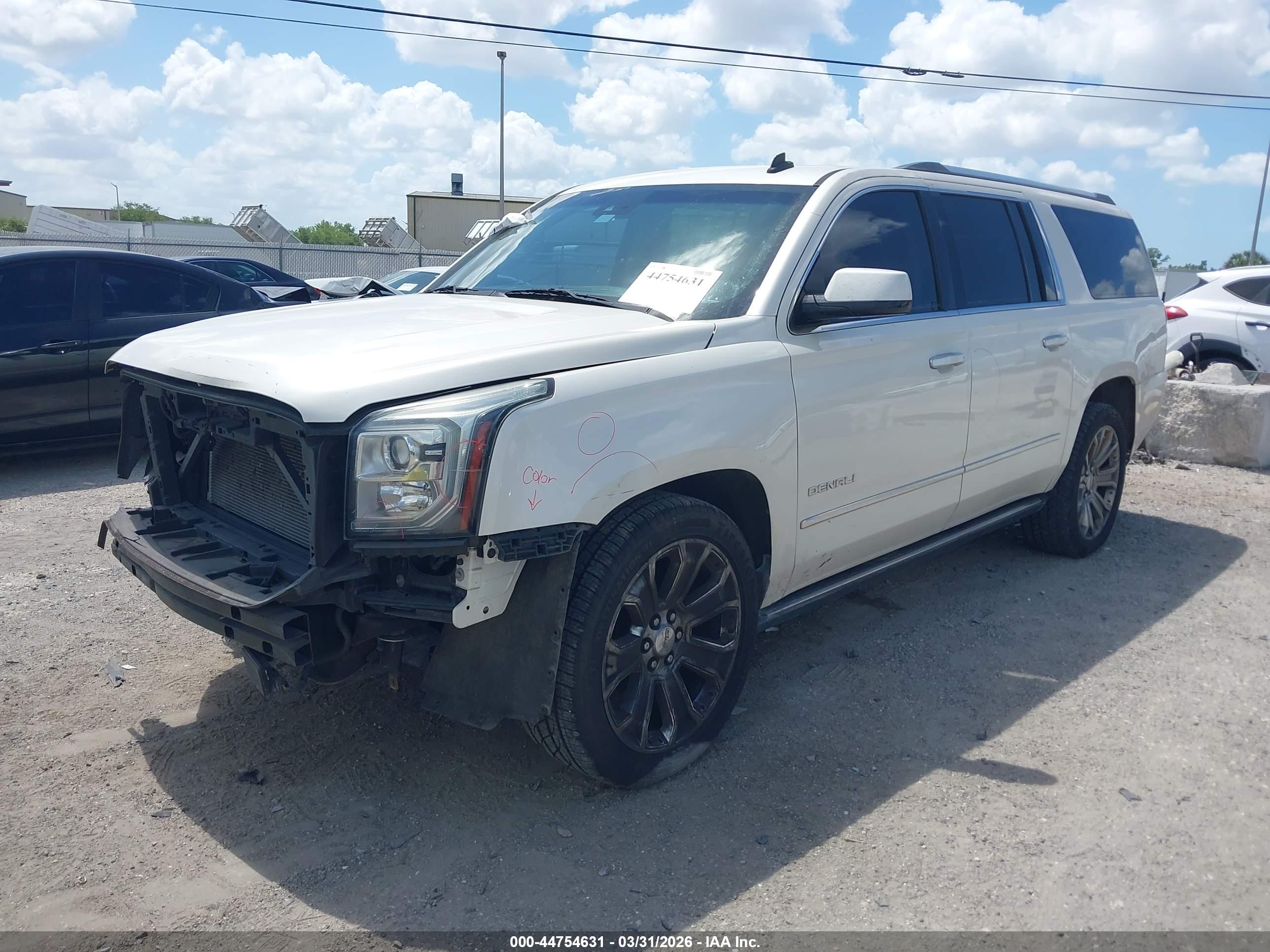 GMC YUKON image 2