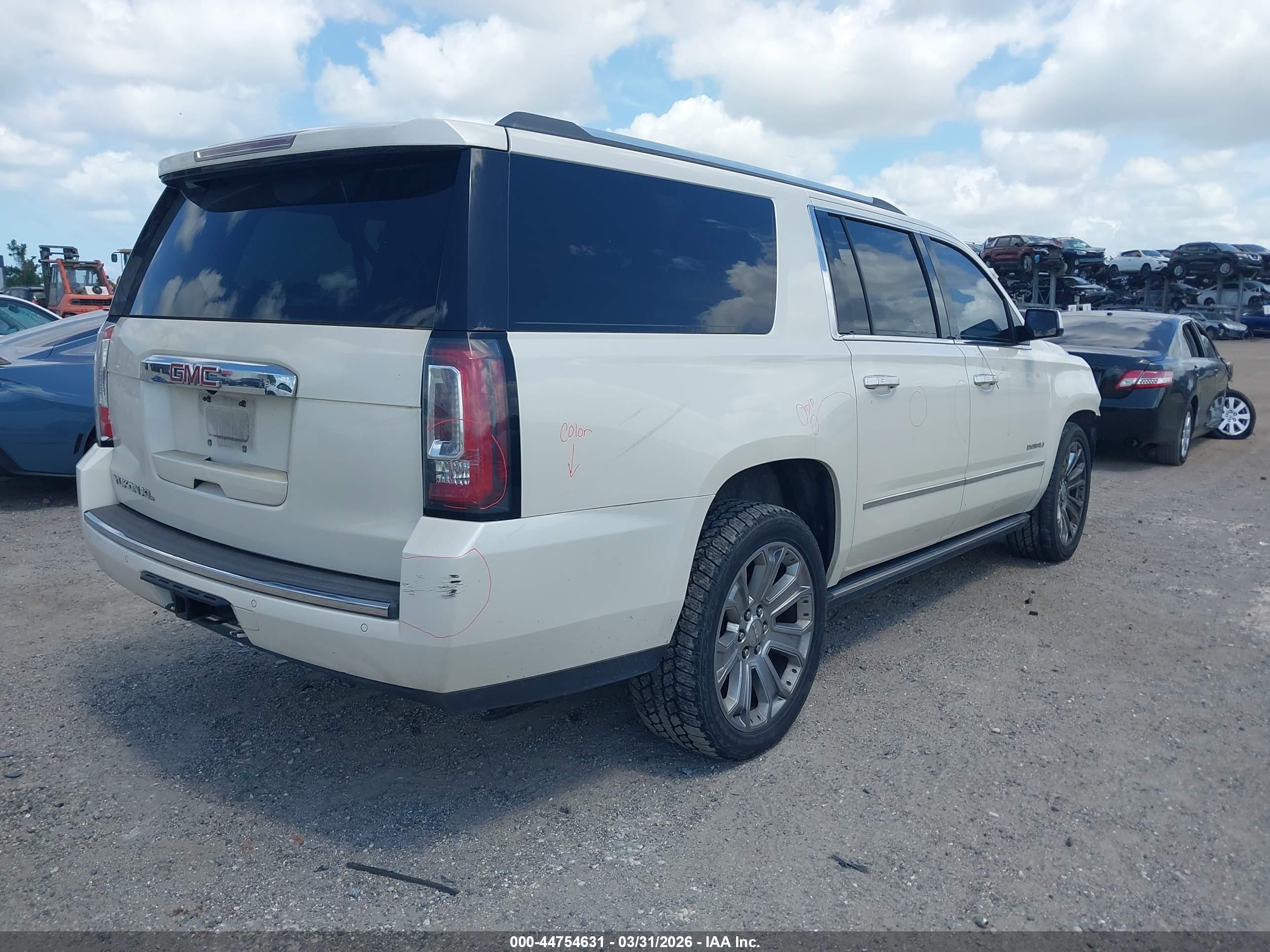GMC YUKON image 4