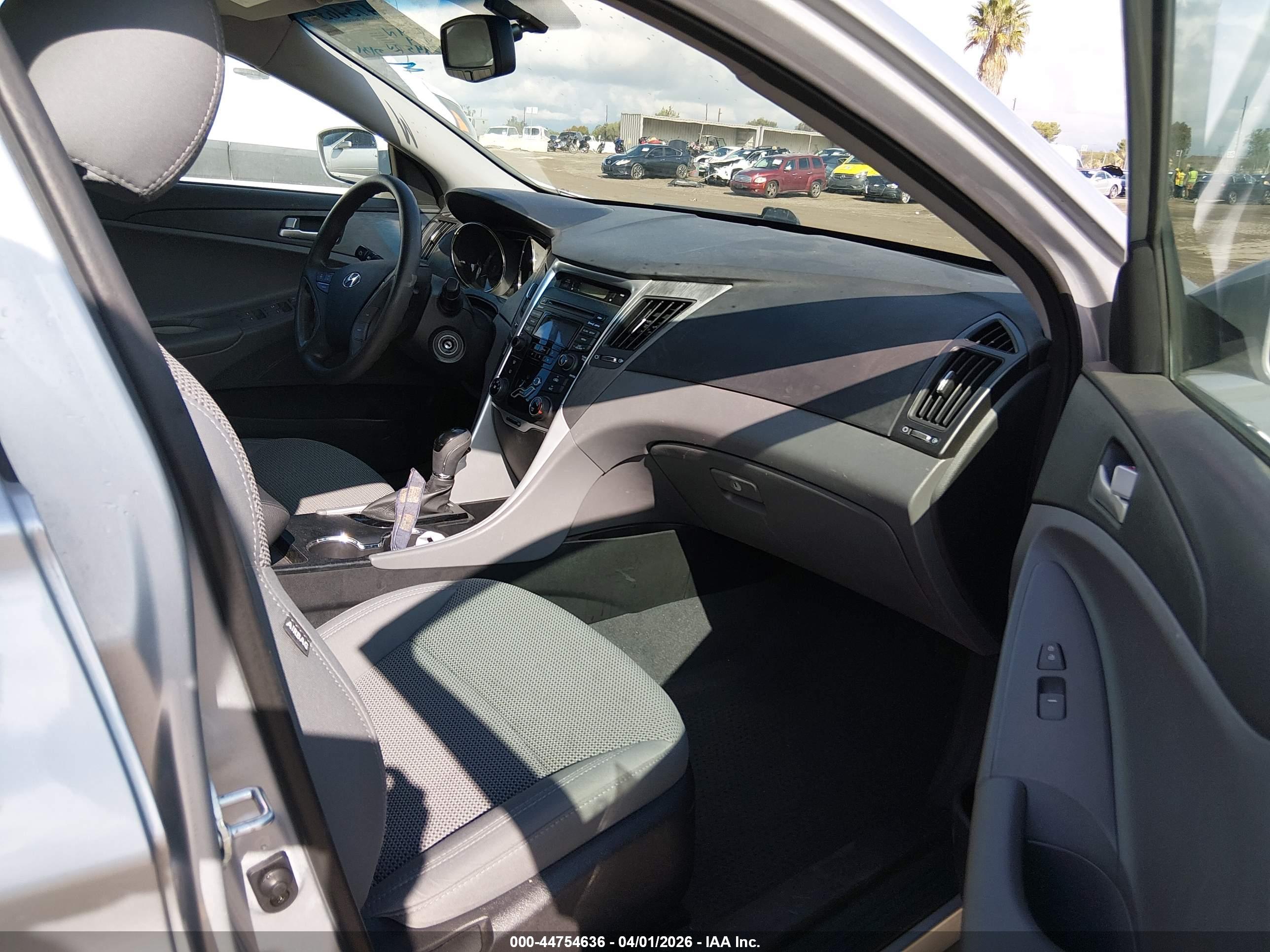 HYUNDAI SONATA image 5