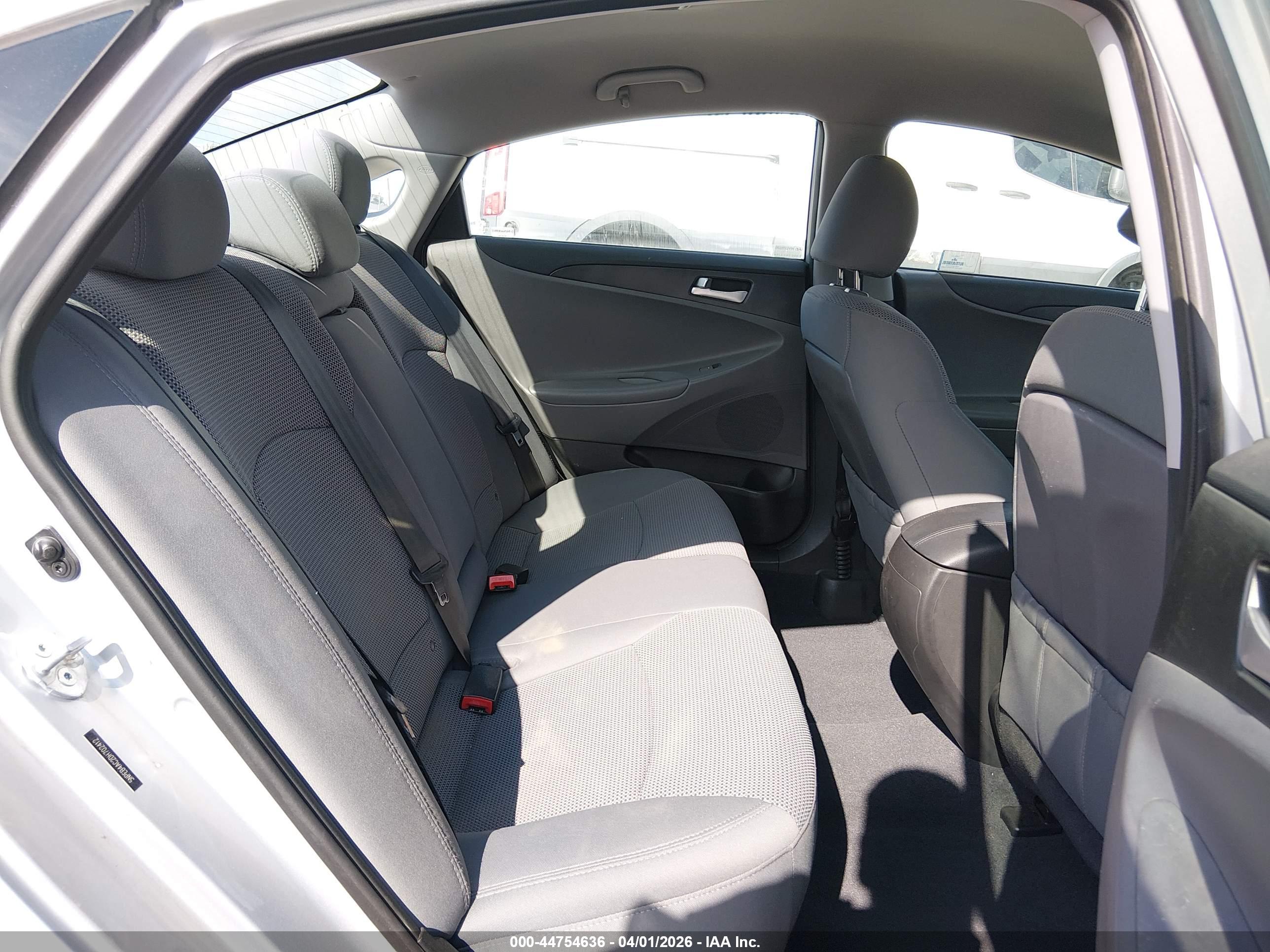 HYUNDAI SONATA image 8