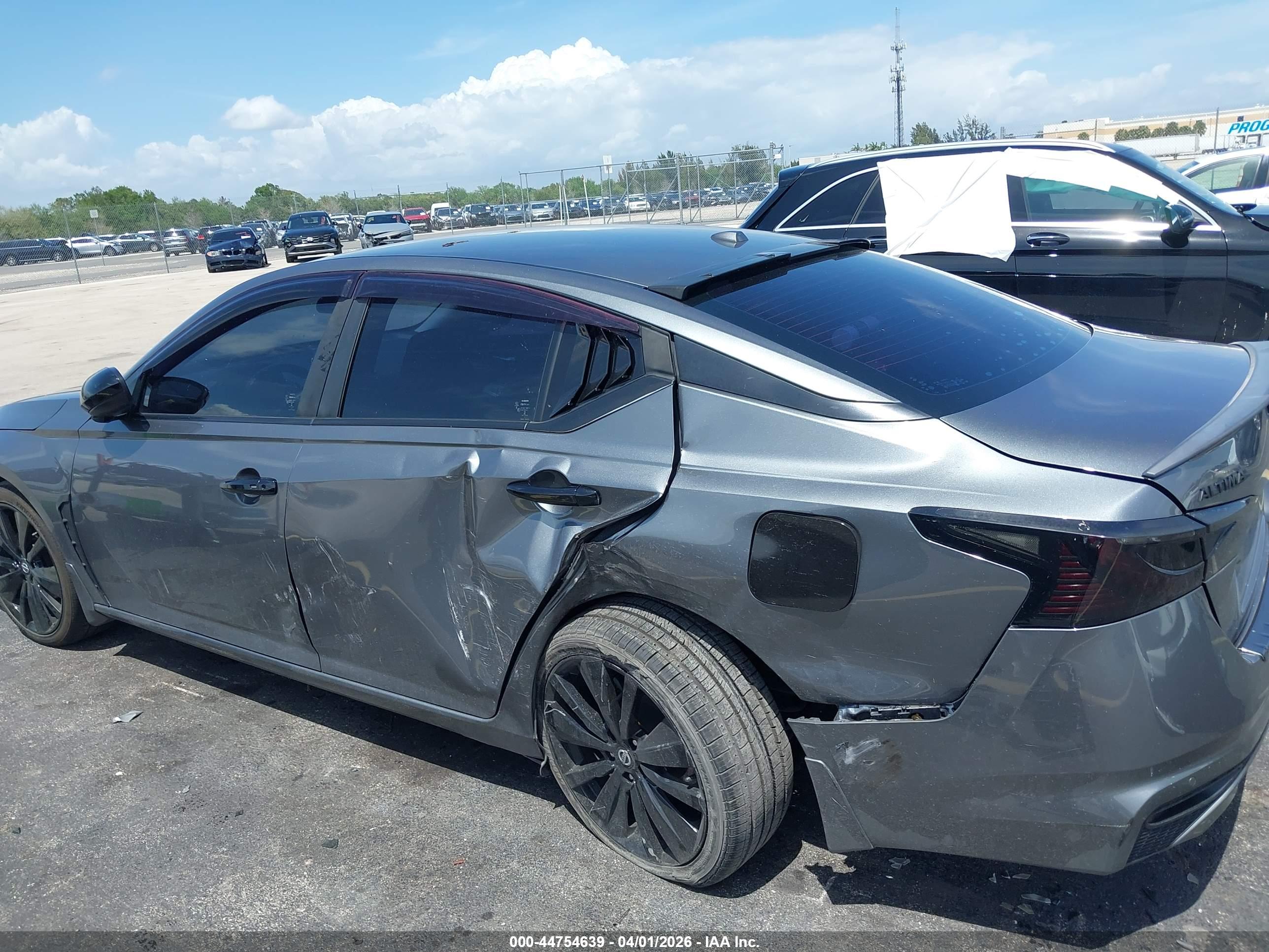 NISSAN ALTIMA image 6