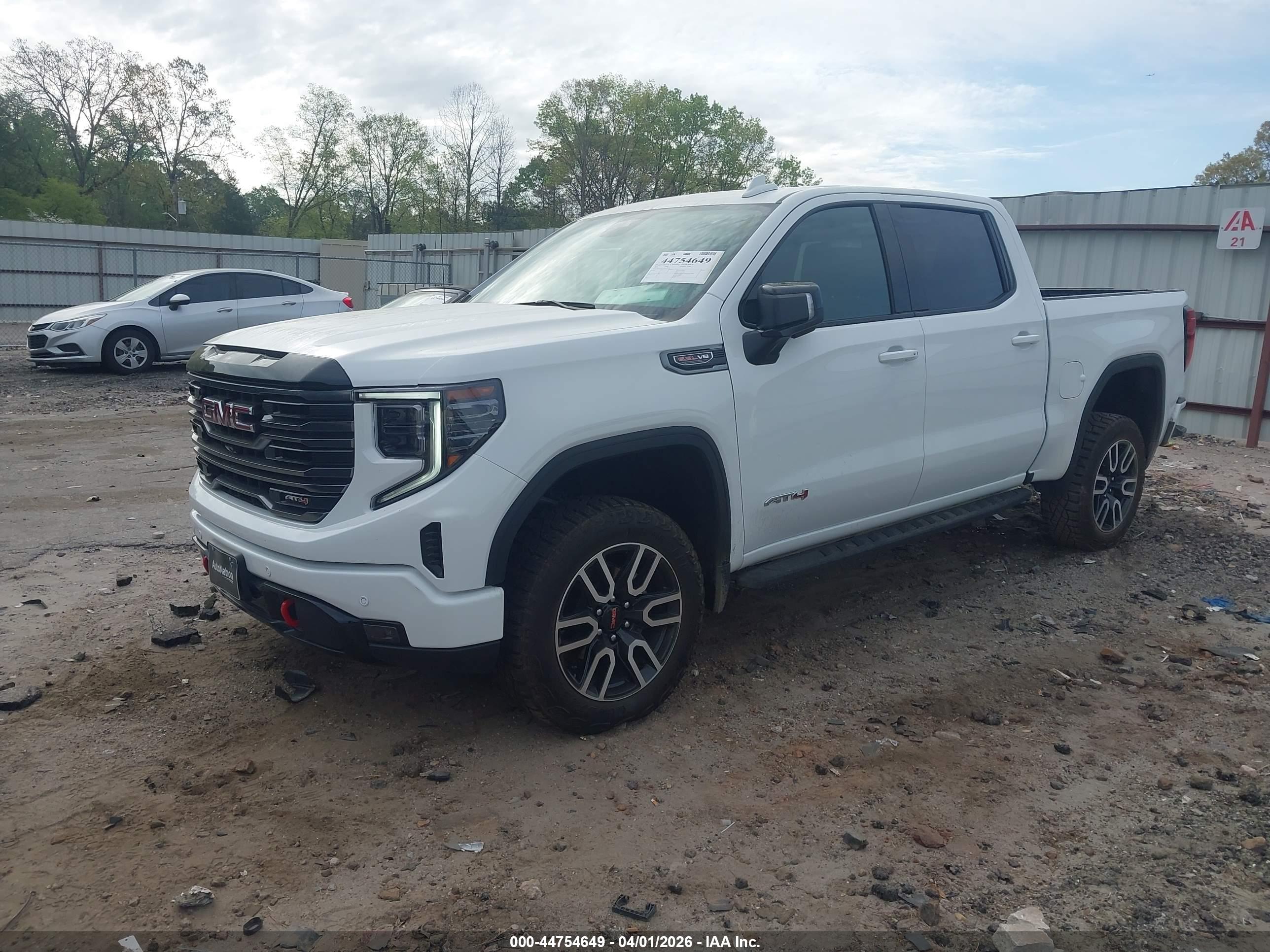 GMC SIERRA image 2