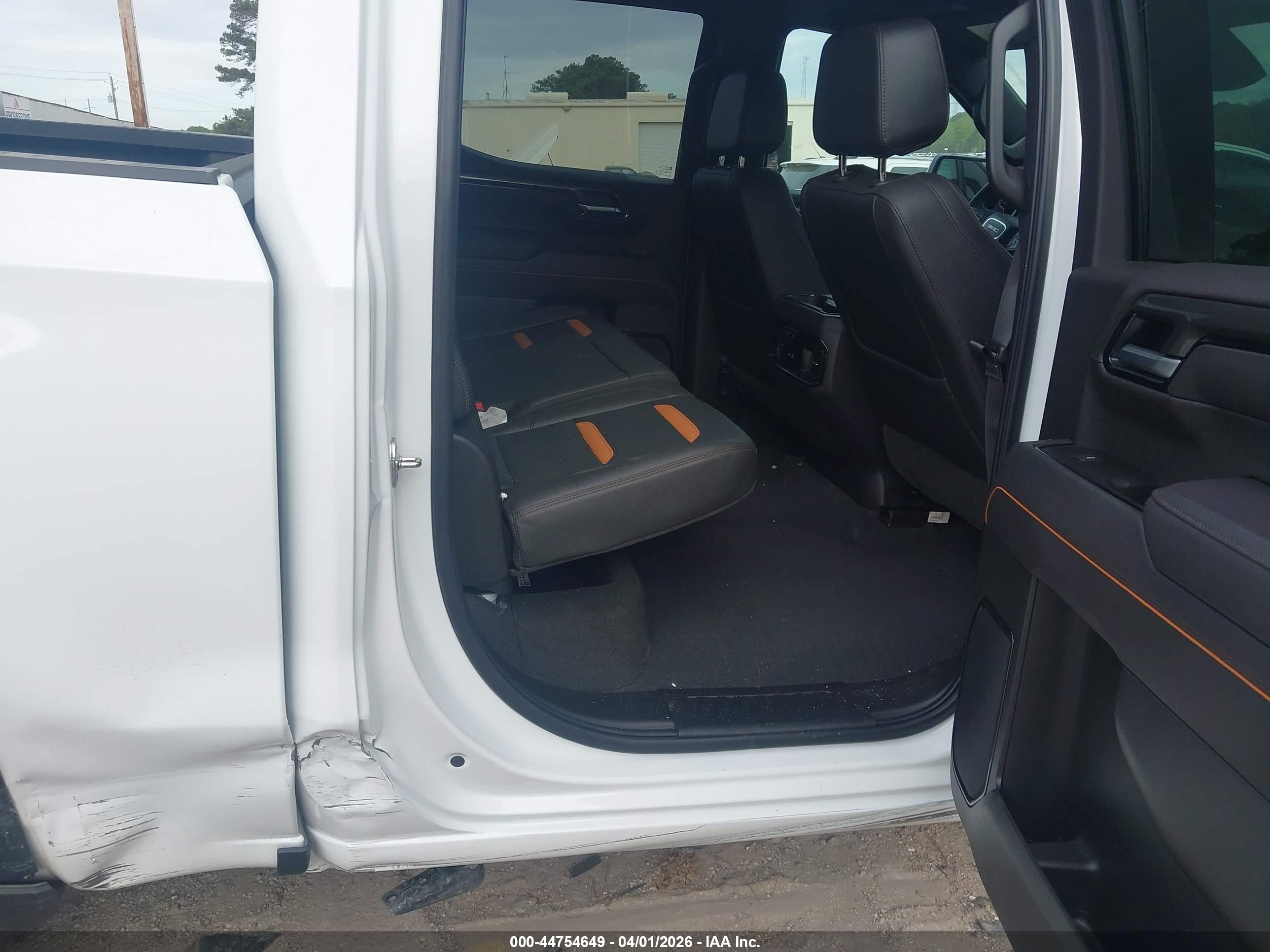 GMC SIERRA image 8