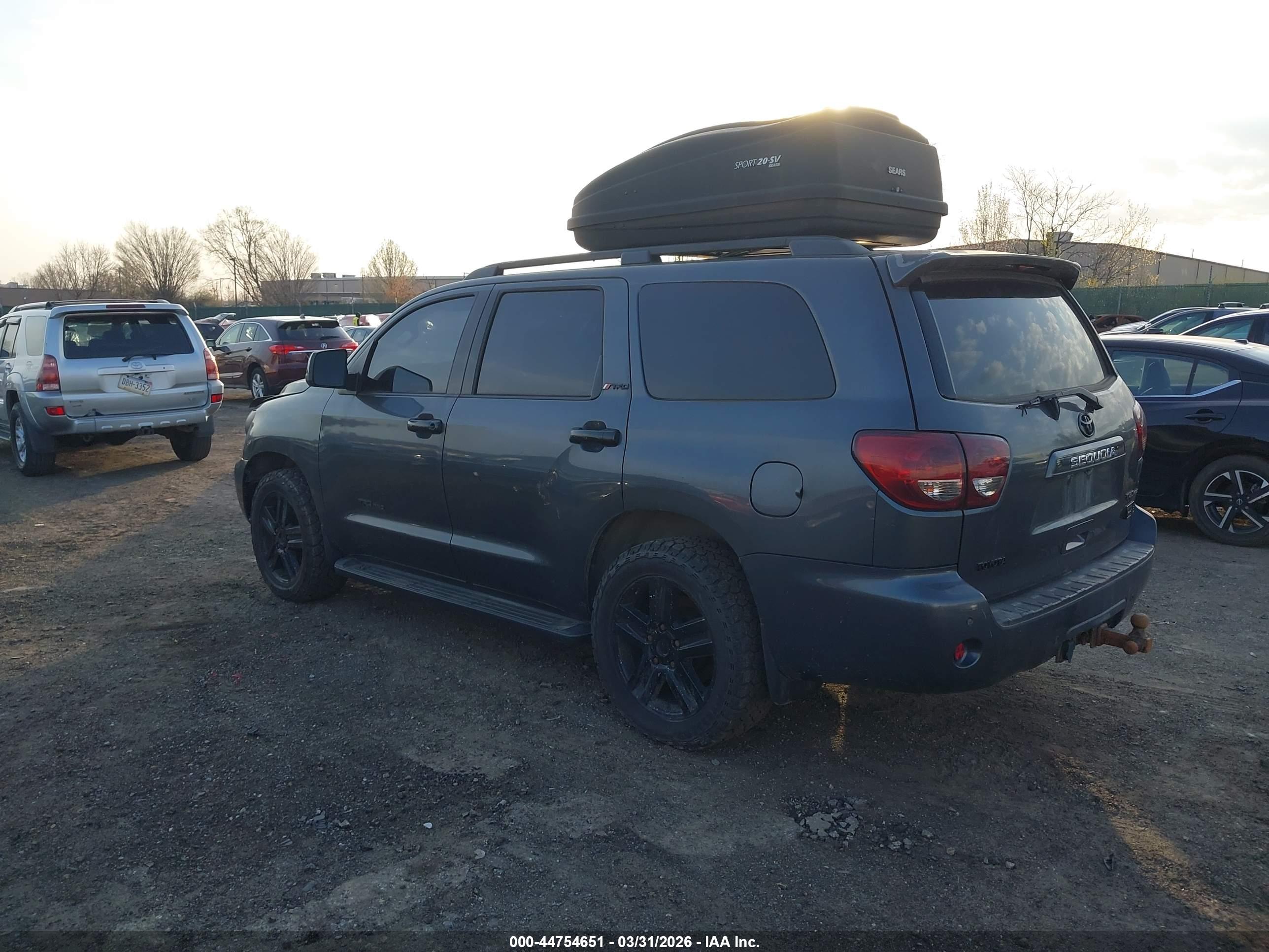 TOYOTA SEQUOIA image 3