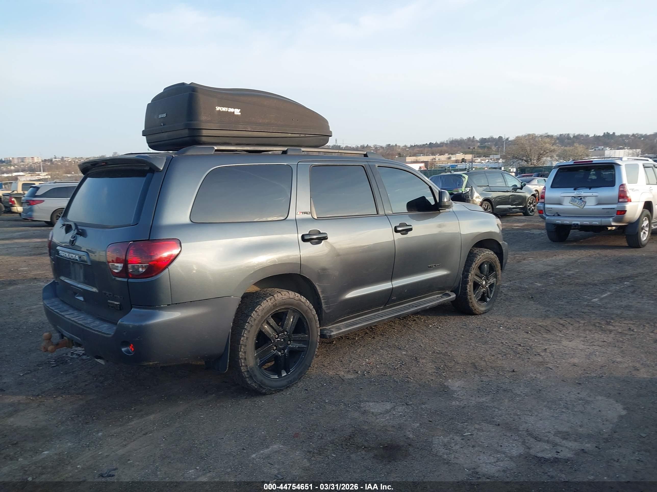 TOYOTA SEQUOIA image 4