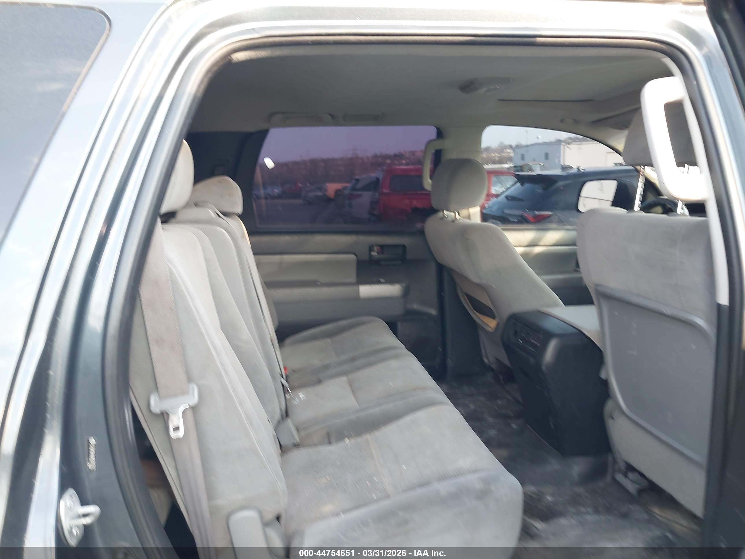 TOYOTA SEQUOIA image 8