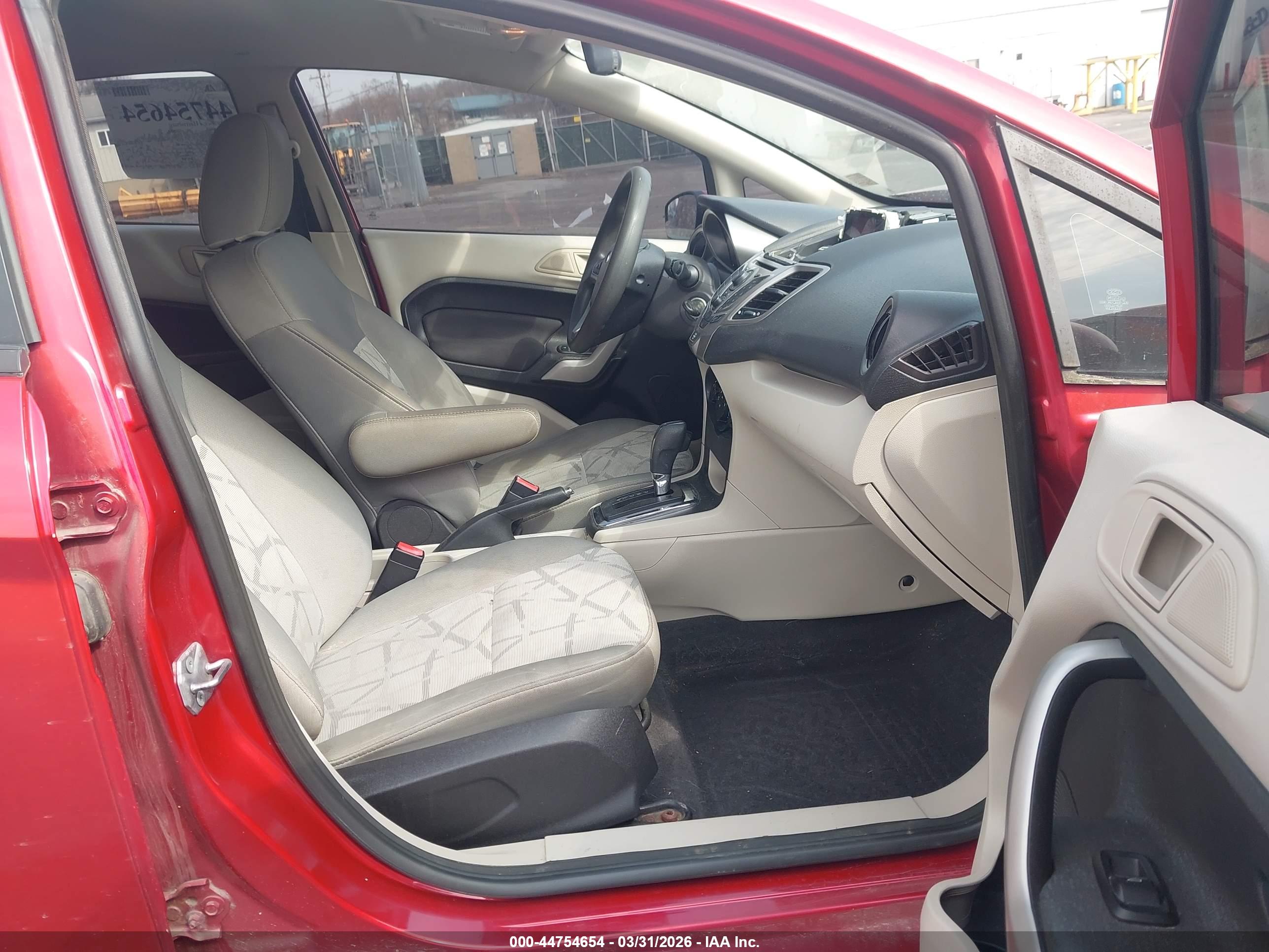 FORD FIESTA image 5