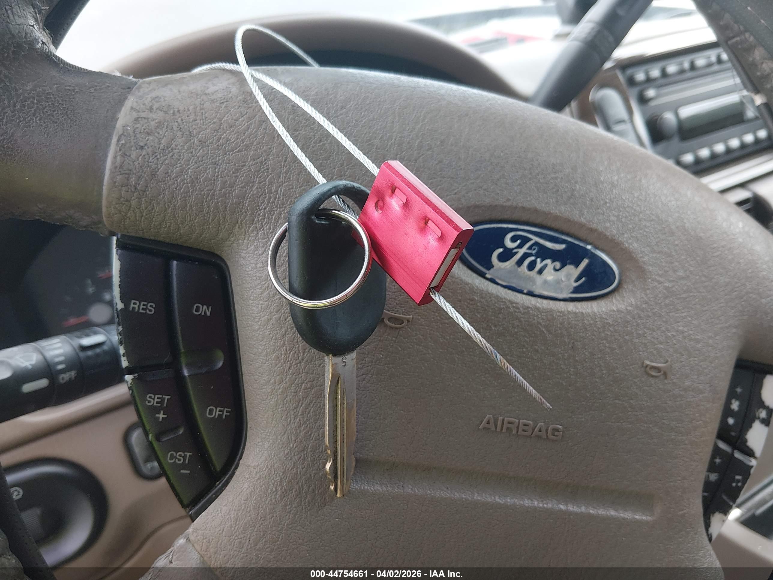 FORD EXPLORER image 11