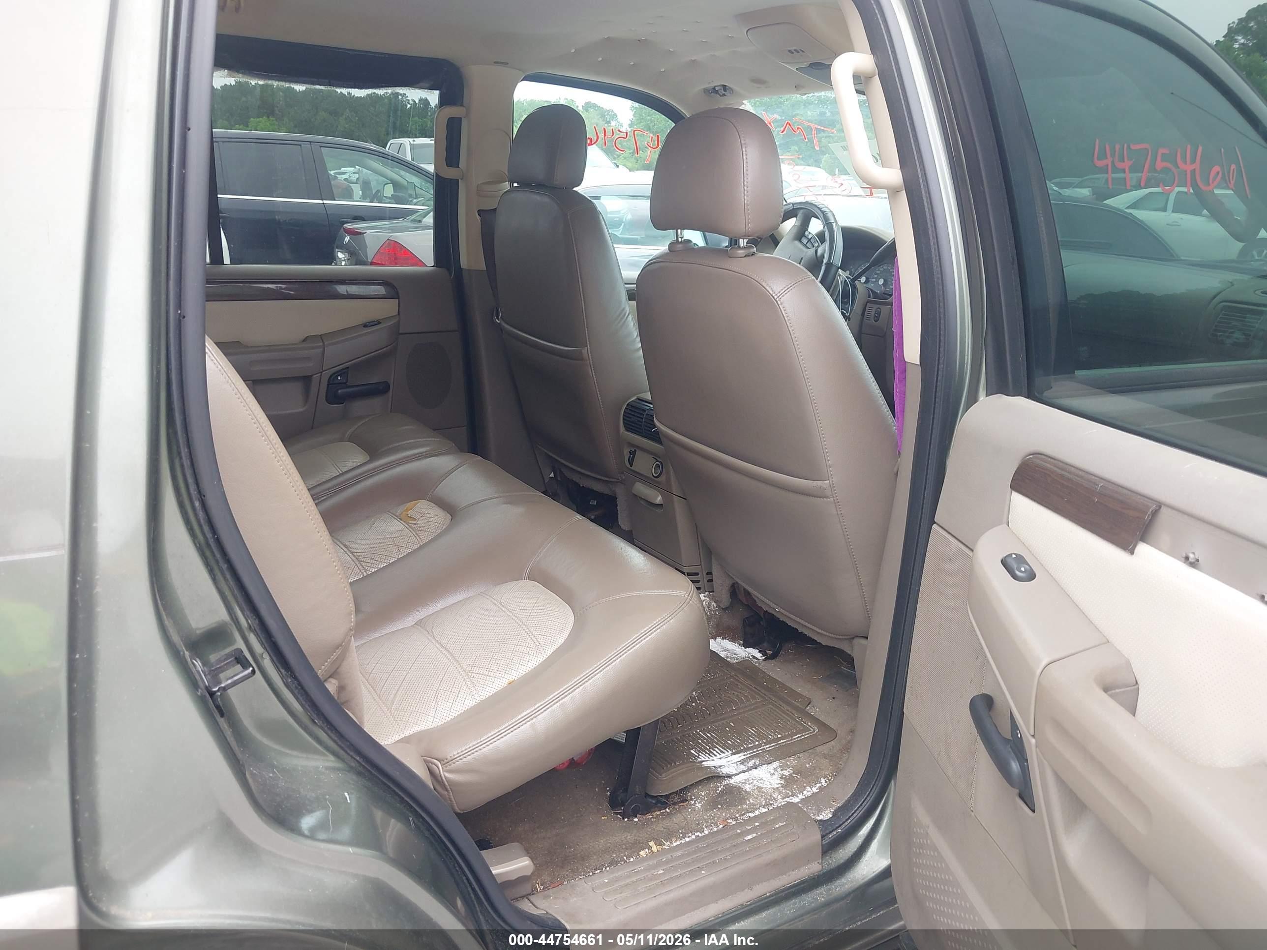 FORD EXPLORER image 8