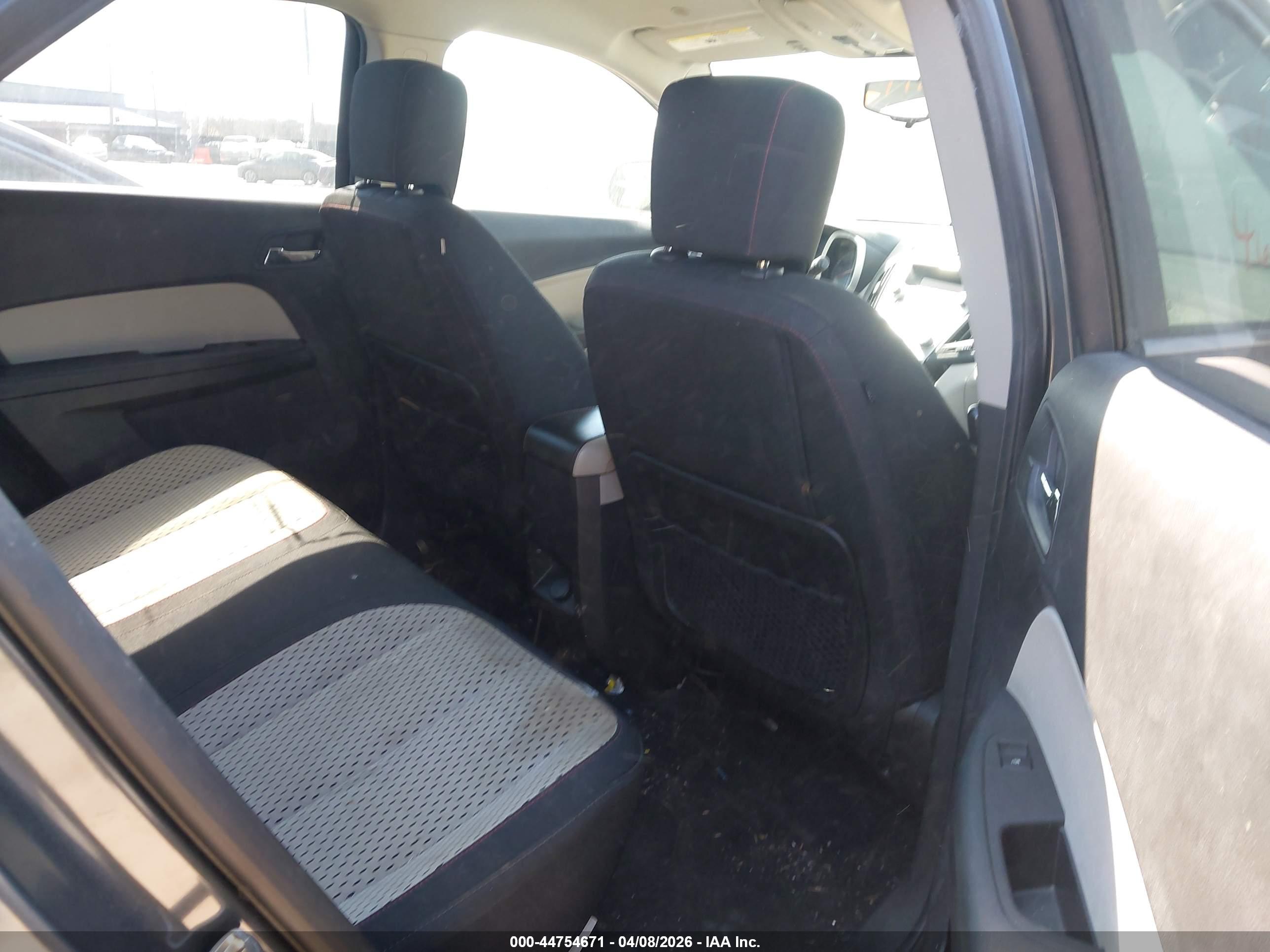 CHEVROLET EQUINOX image 8