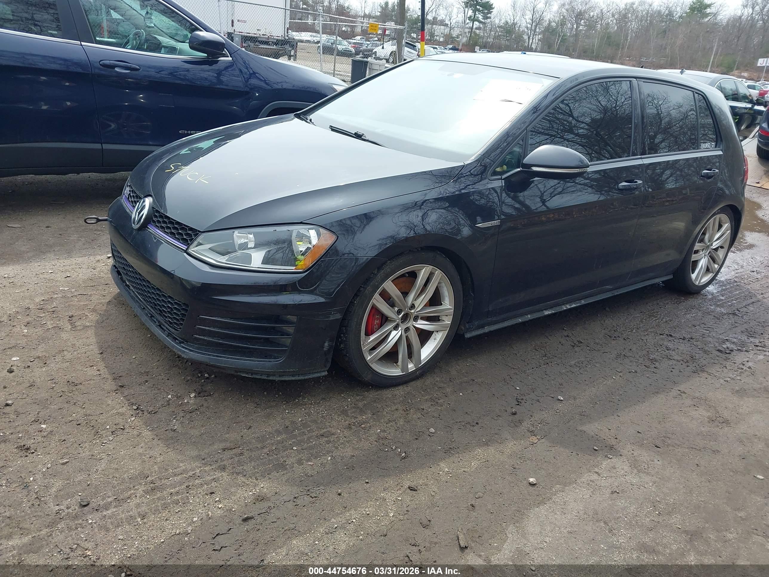 VOLKSWAGEN GOLF image 2