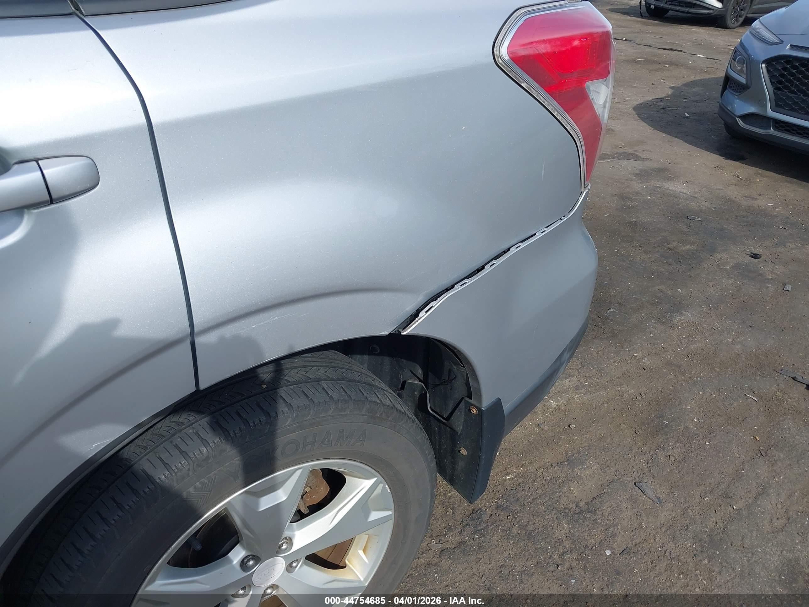 SUBARU FORESTER image 6