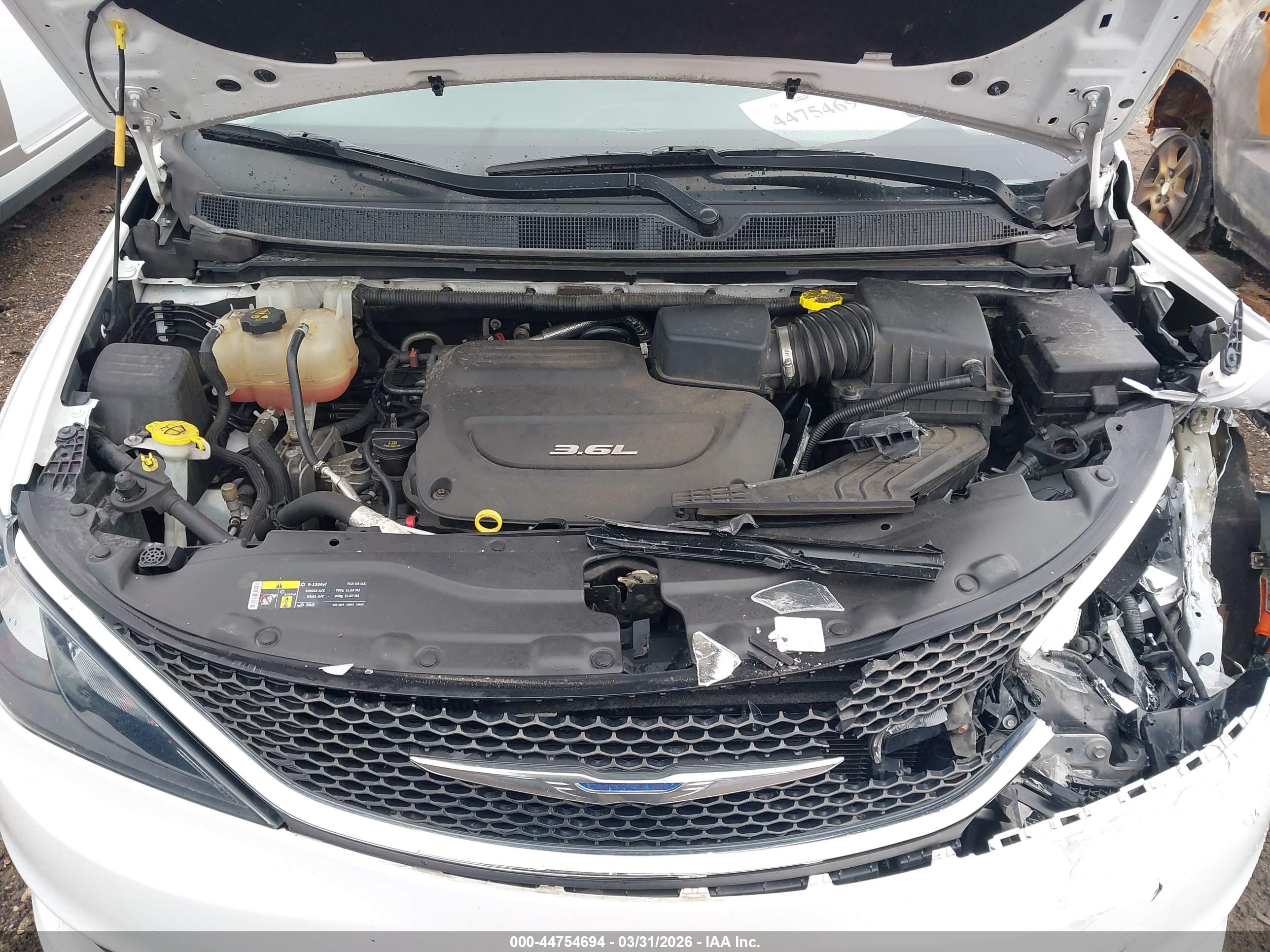 CHRYSLER PACIFICA image 10