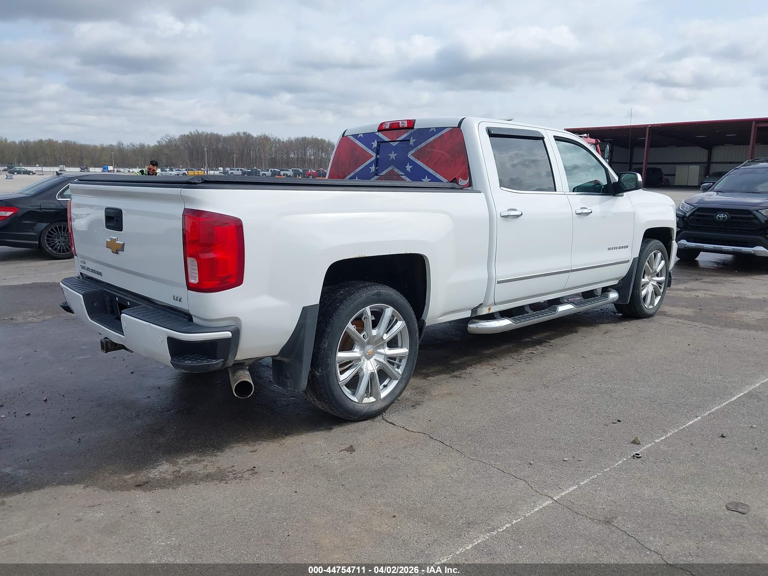 CHEVROLET SILVERADO image 4