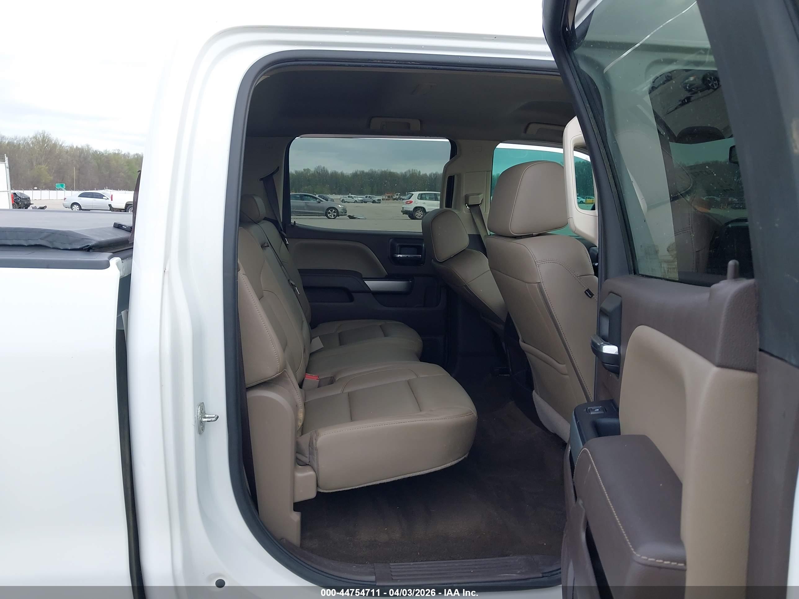 CHEVROLET SILVERADO image 8