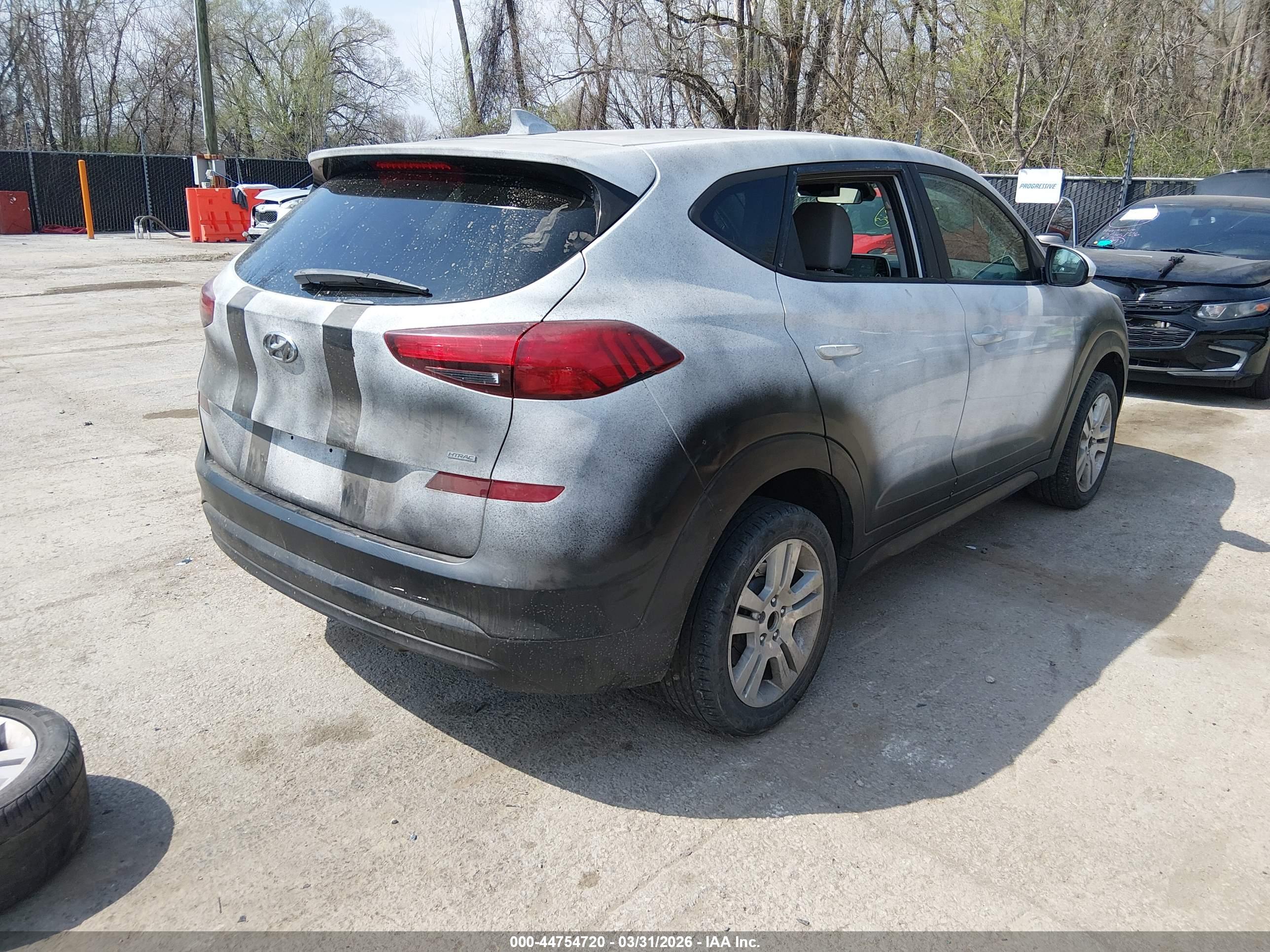 HYUNDAI TUCSON image 4