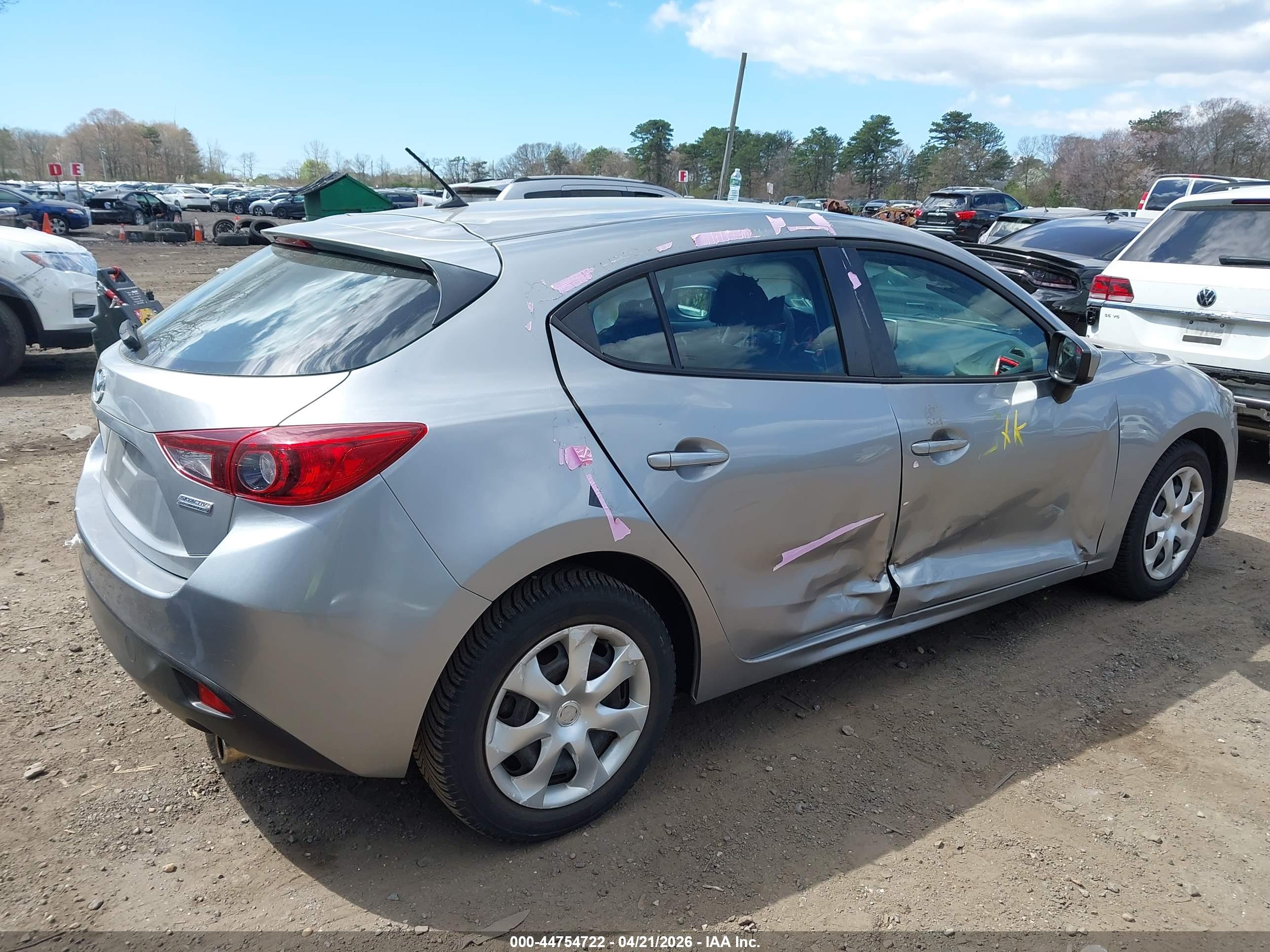 MAZDA MAZDA3 image 4