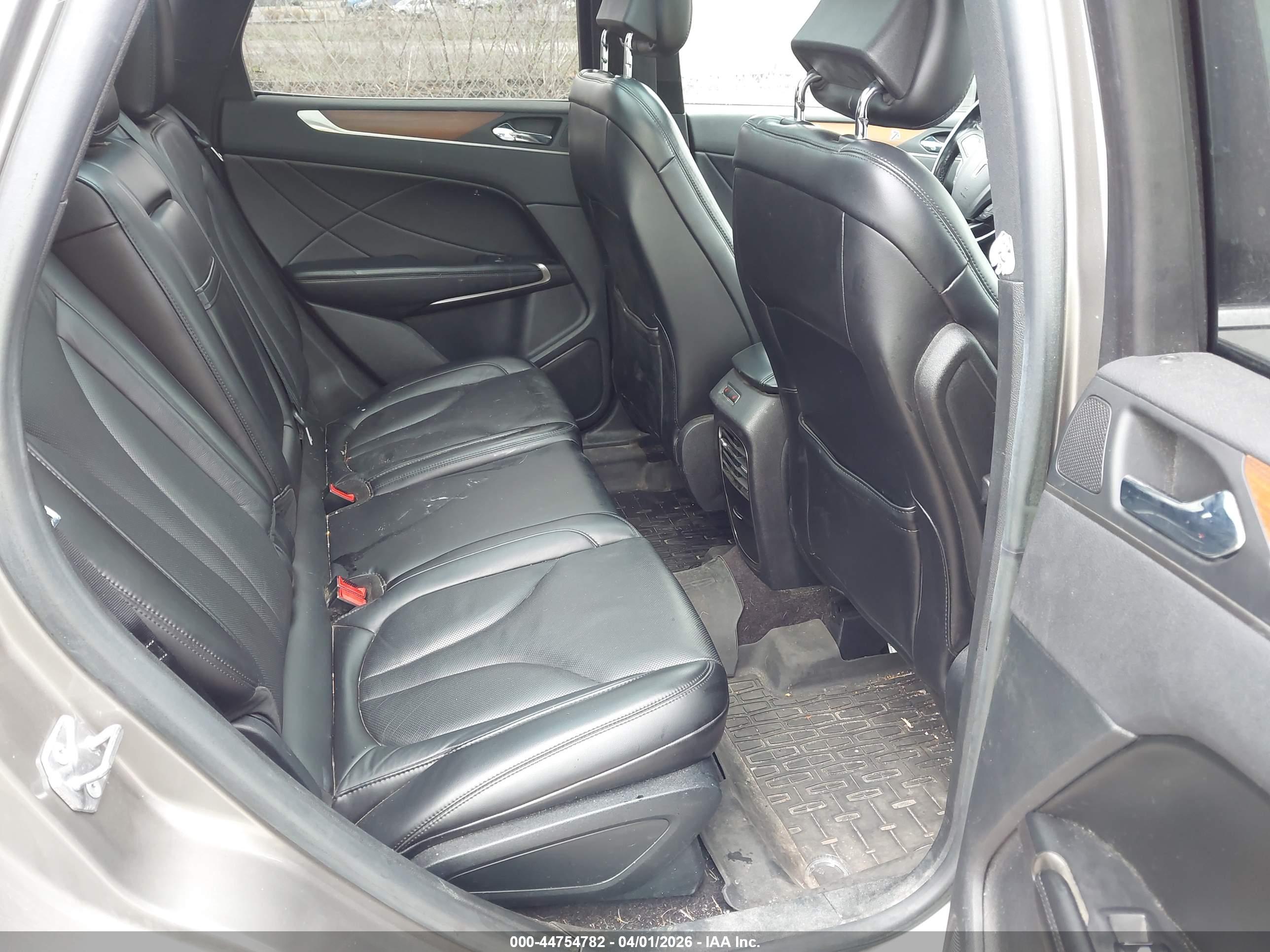 LINCOLN MKC image 8