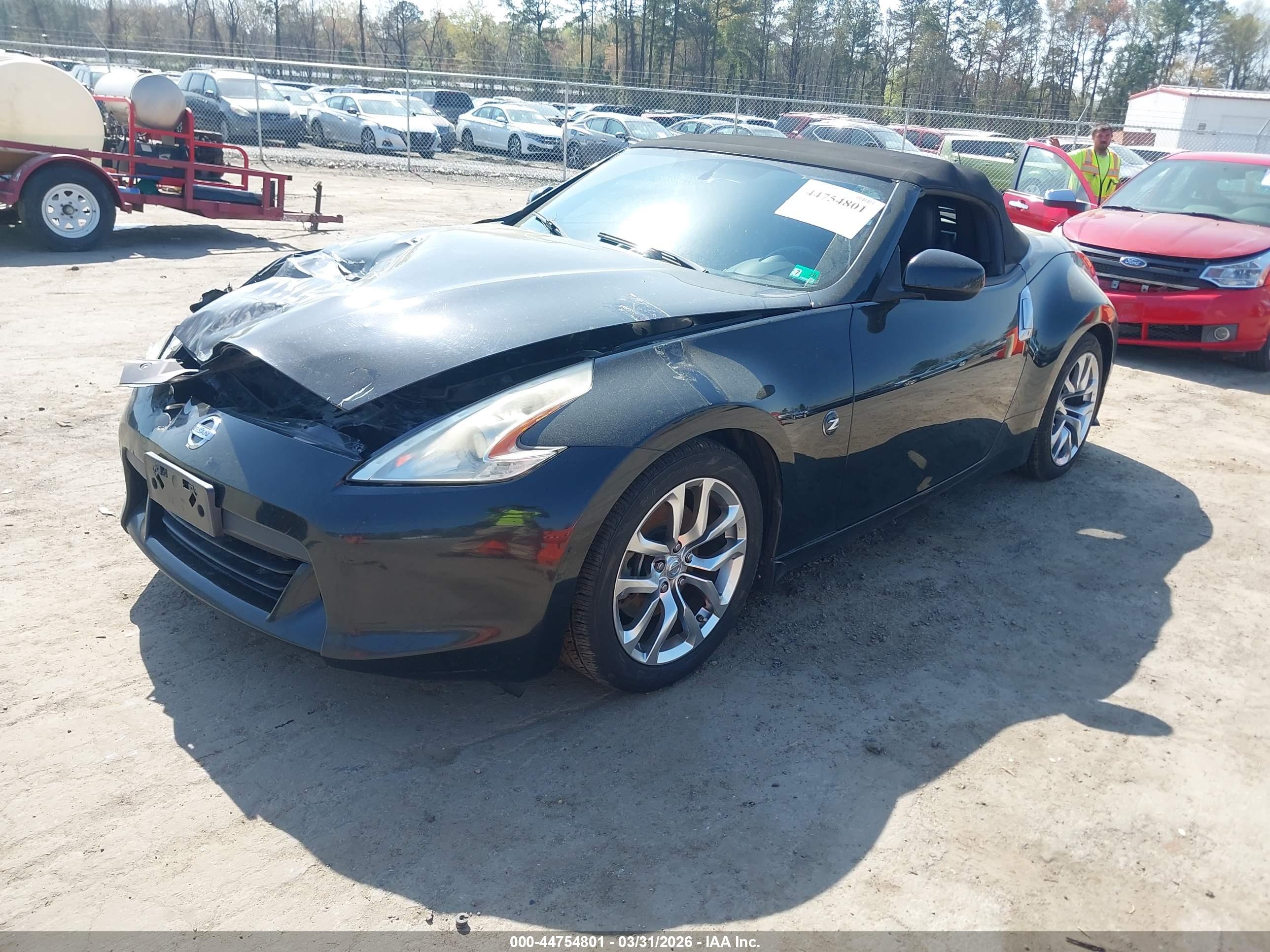 NISSAN 370Z image 2