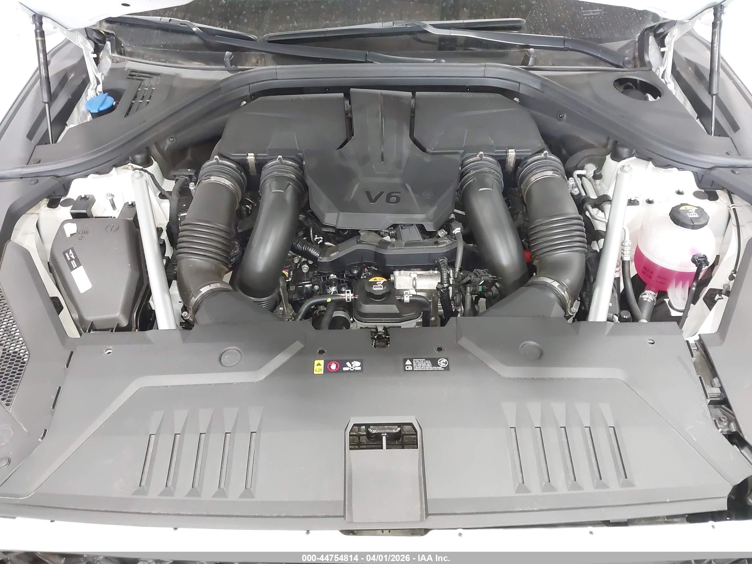 GENESIS GV70 image 10