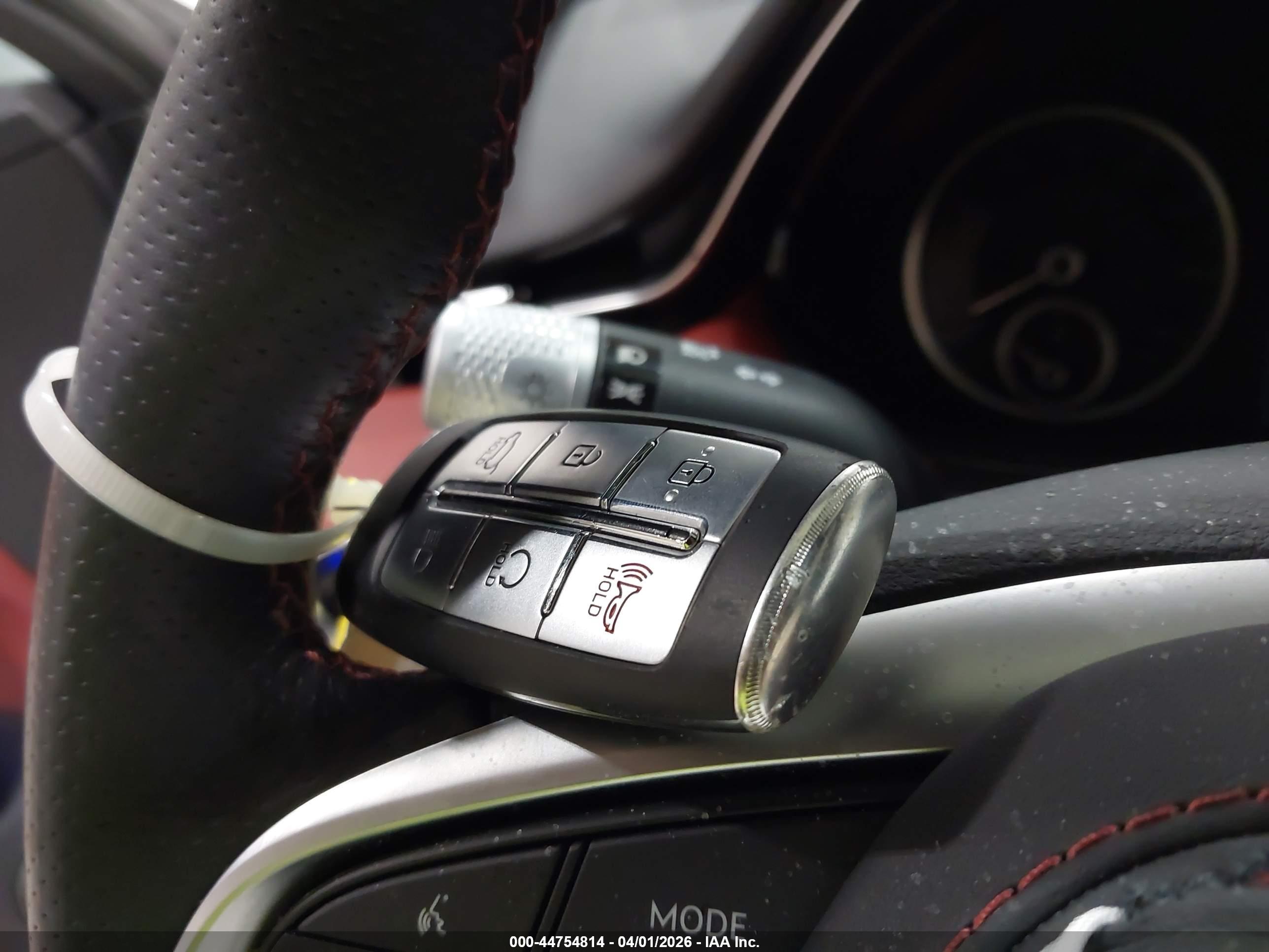 GENESIS GV70 image 11