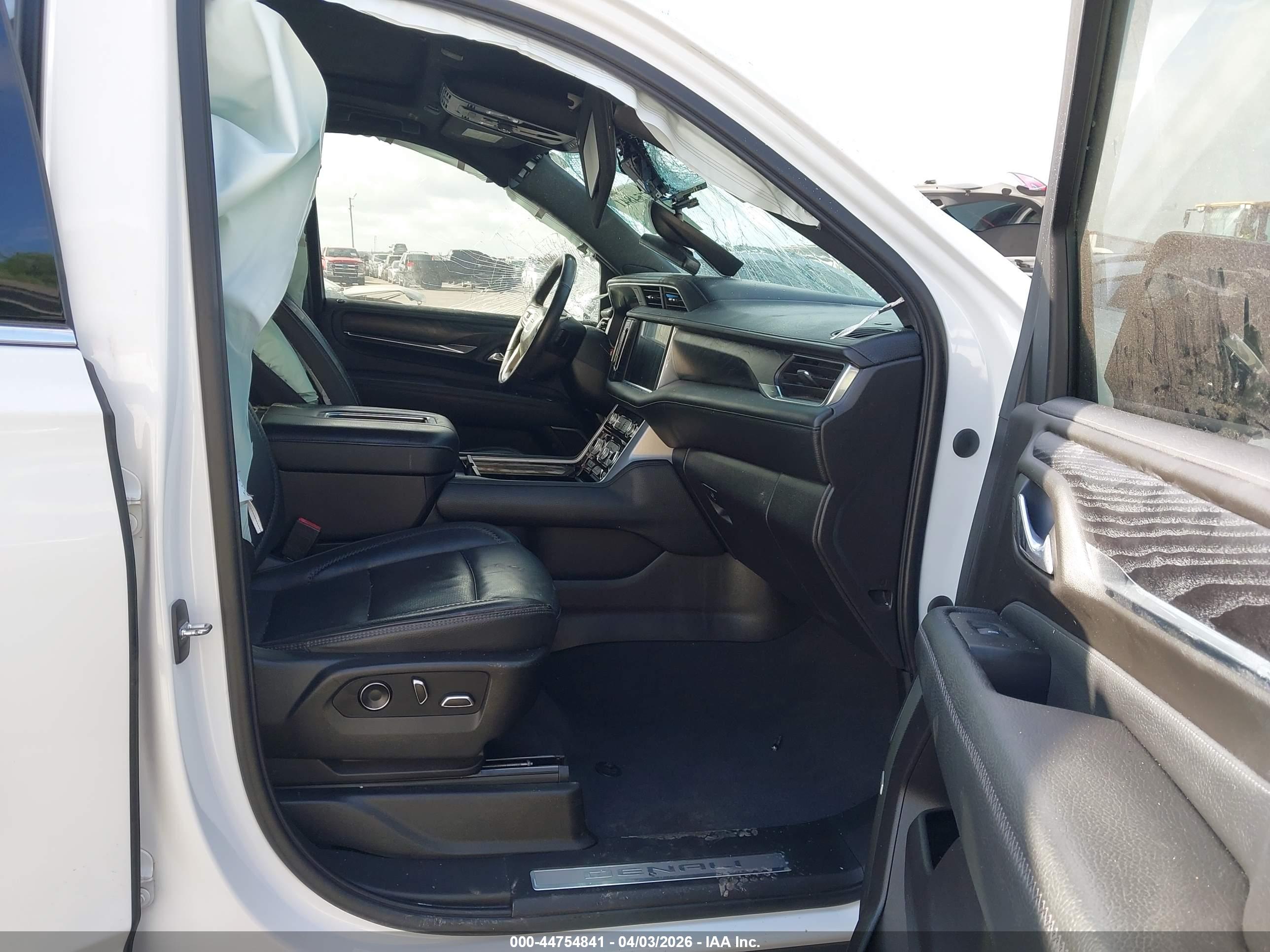 GMC YUKON image 5