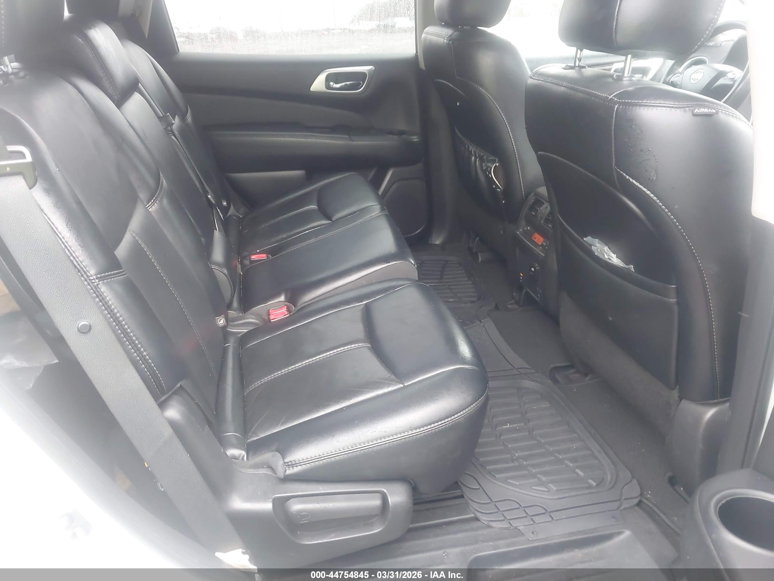 NISSAN PATHFINDER image 8