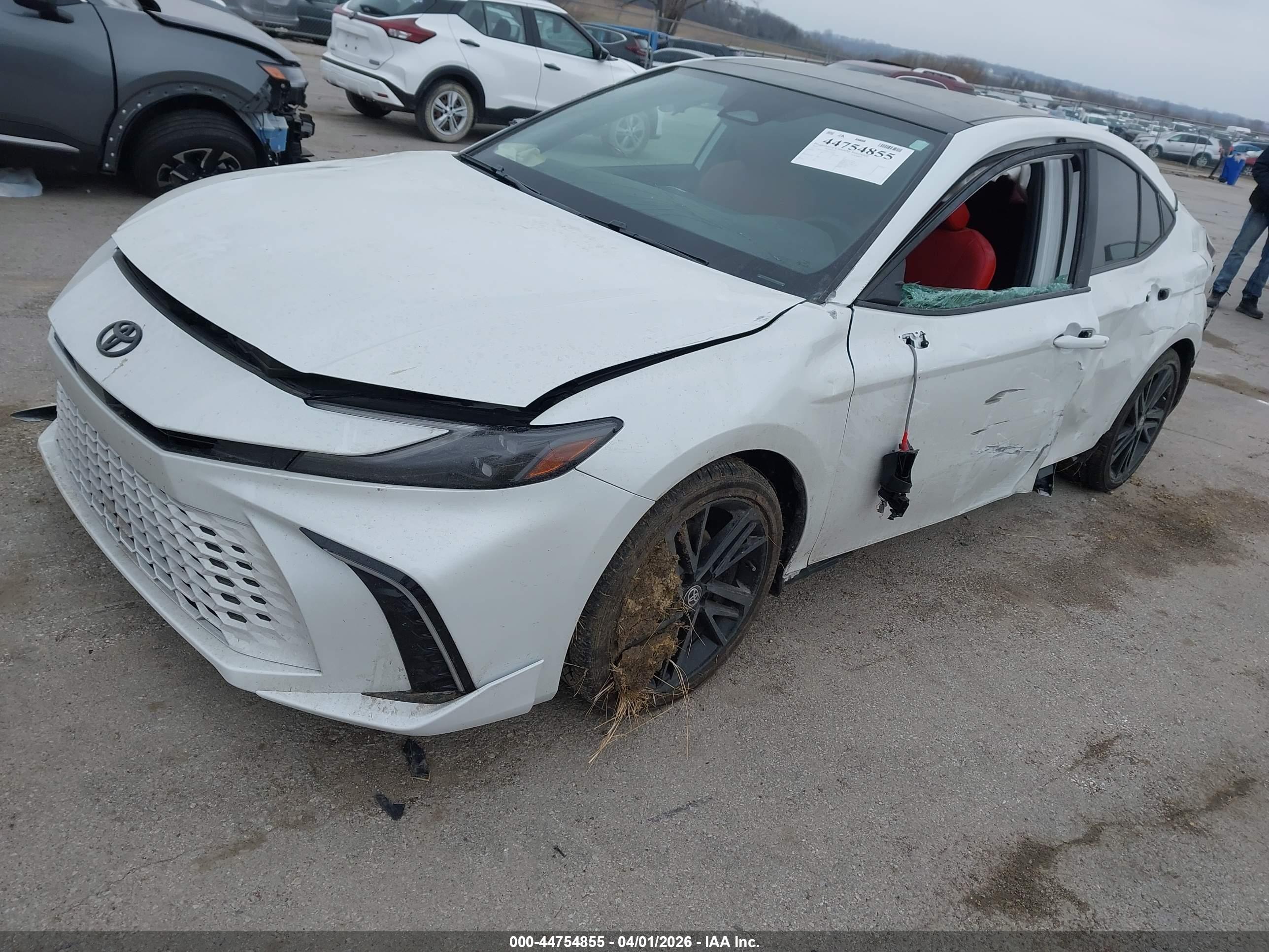 TOYOTA CAMRY image 2