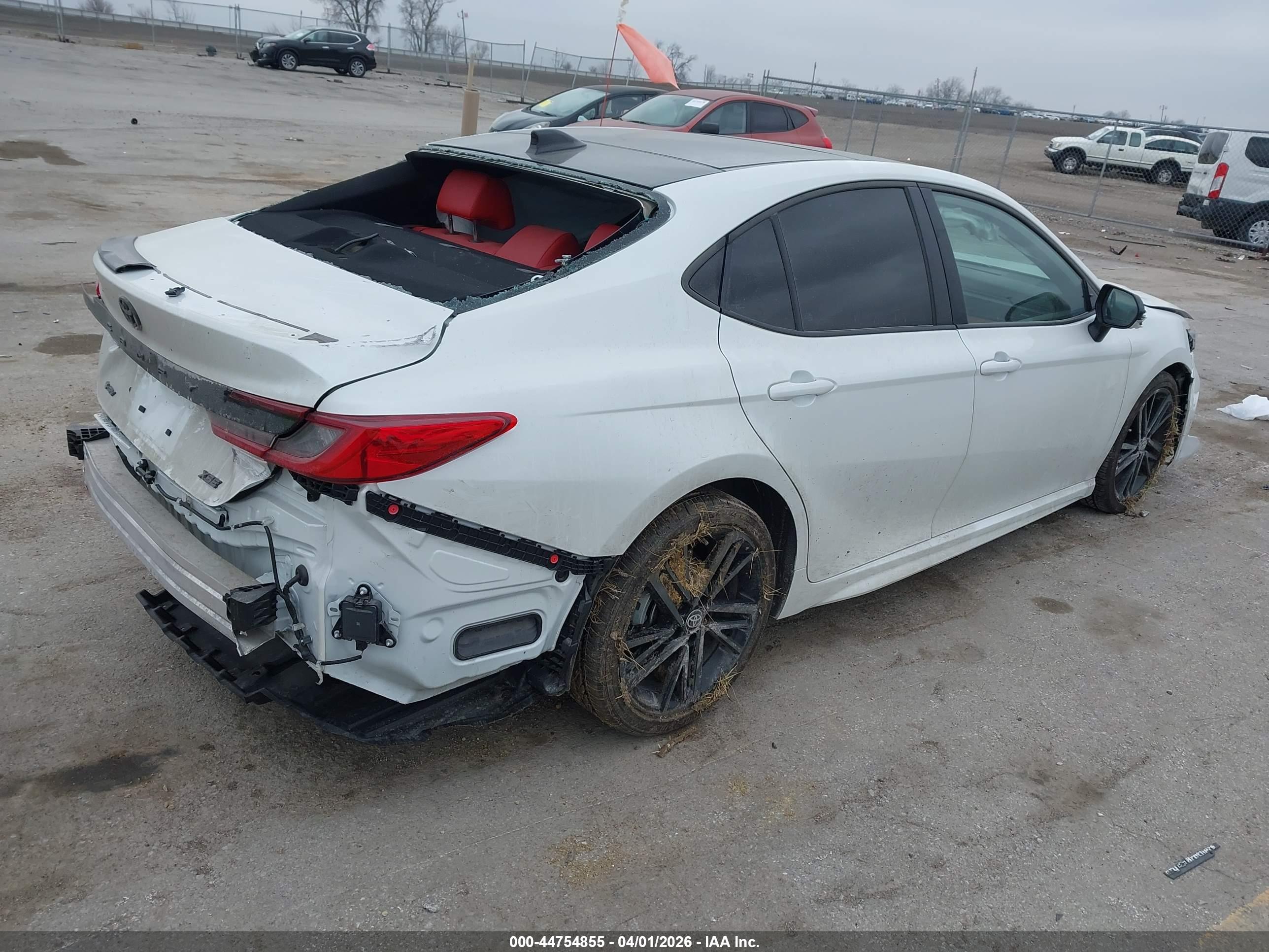 TOYOTA CAMRY image 4