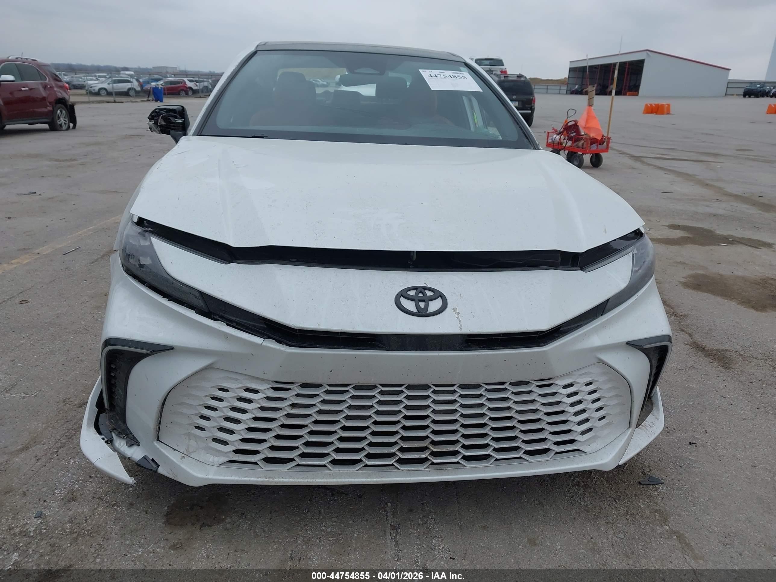 TOYOTA CAMRY image 6