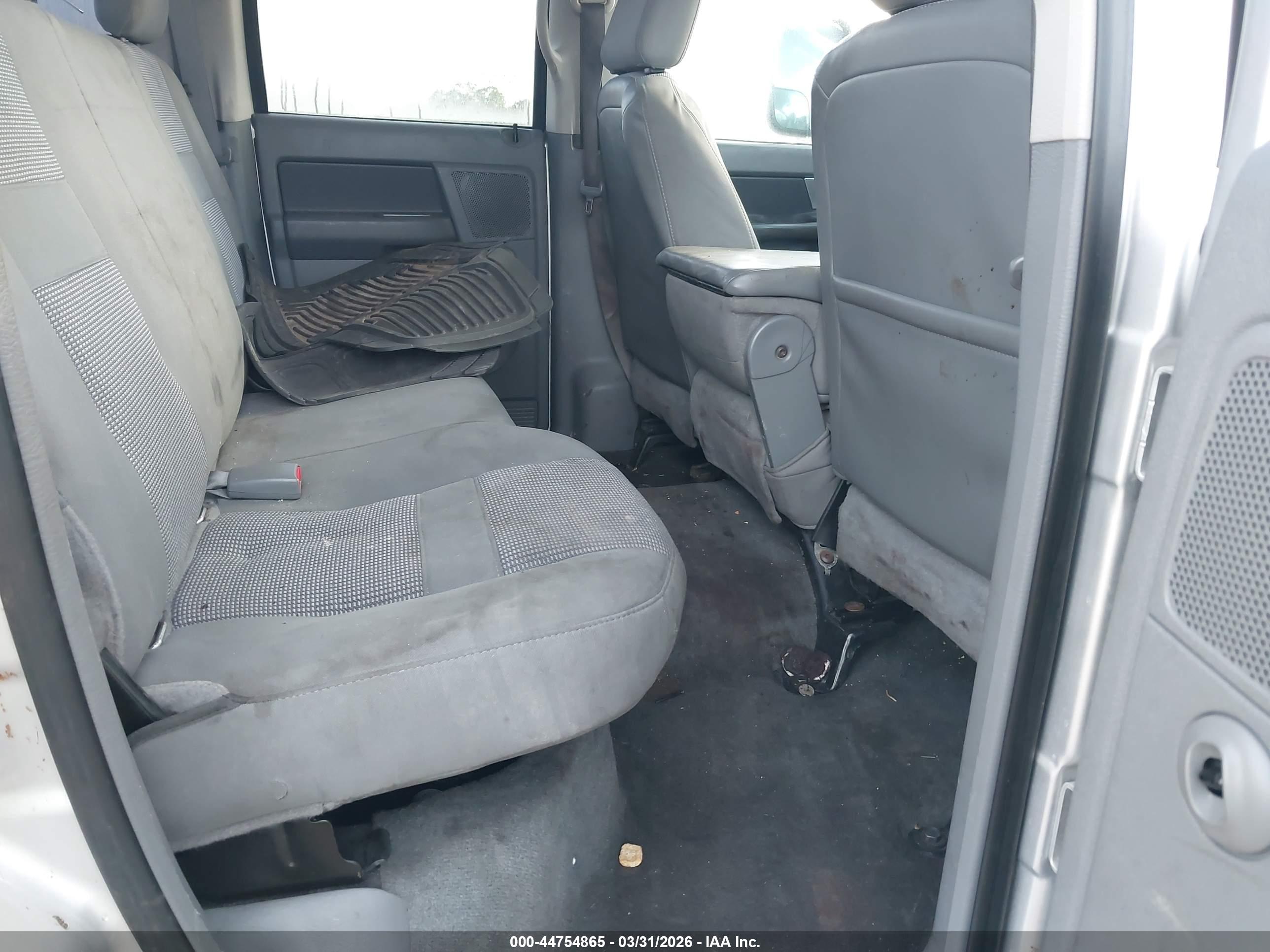 DODGE RAM image 7