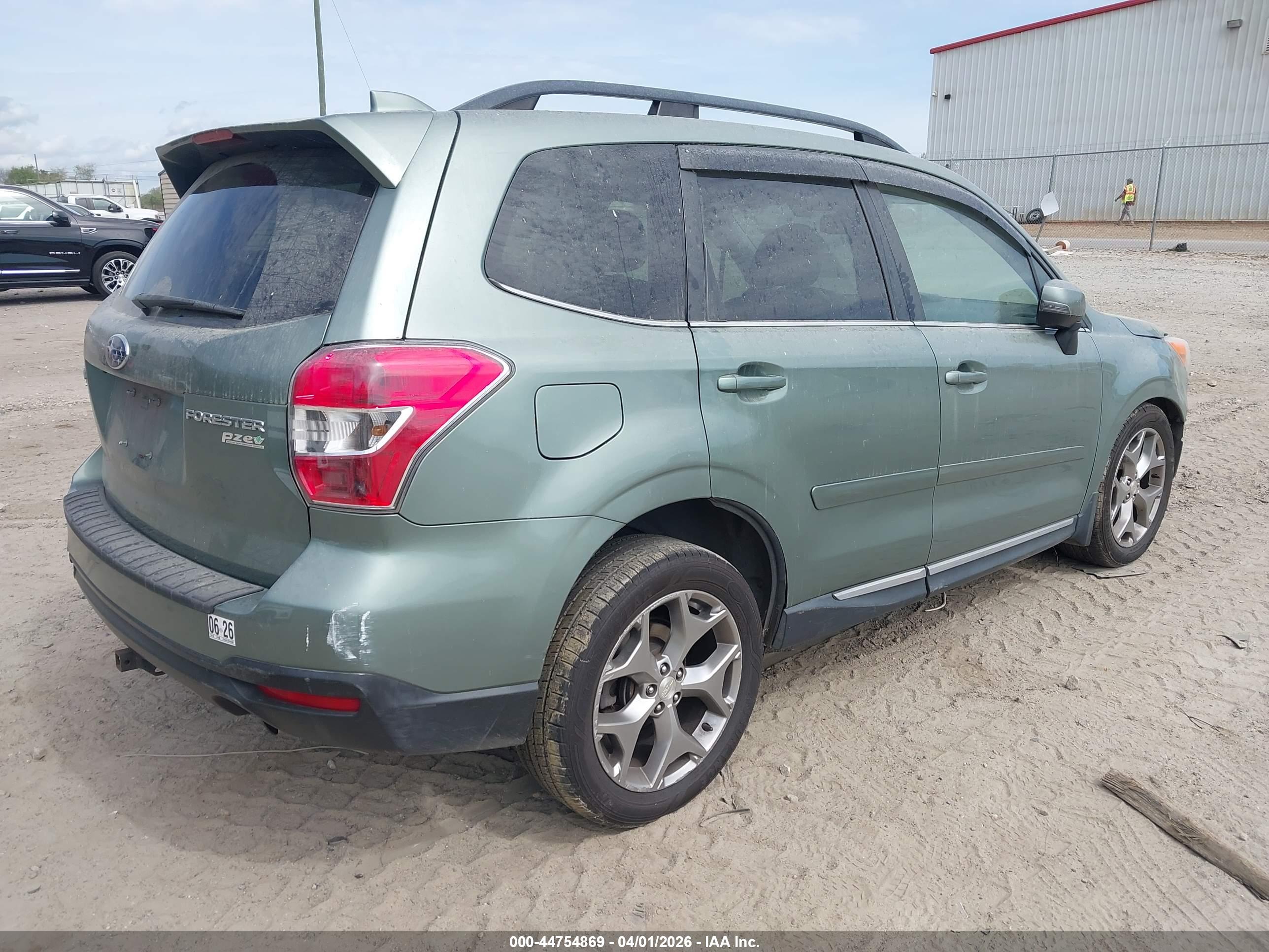 SUBARU FORESTER image 4