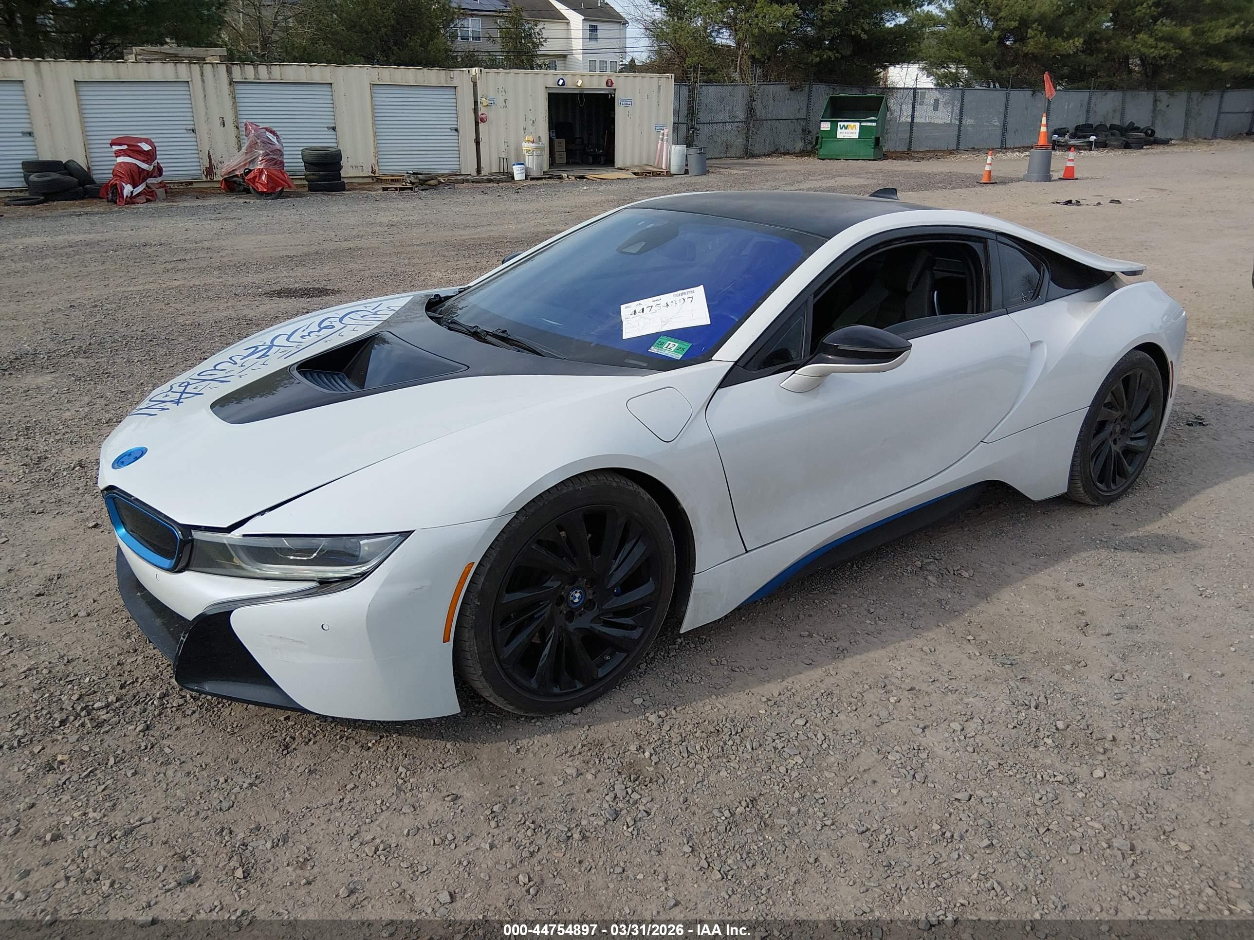 BMW I8 image 2