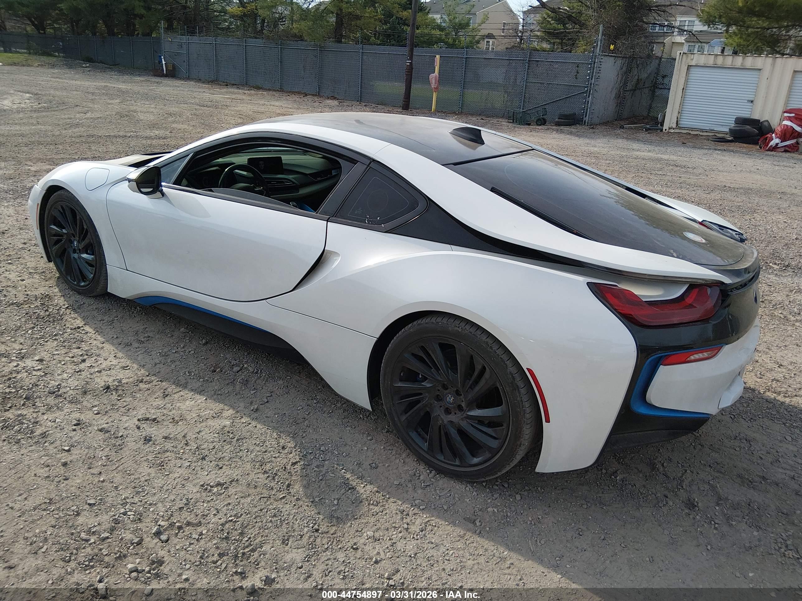 BMW I8 image 3