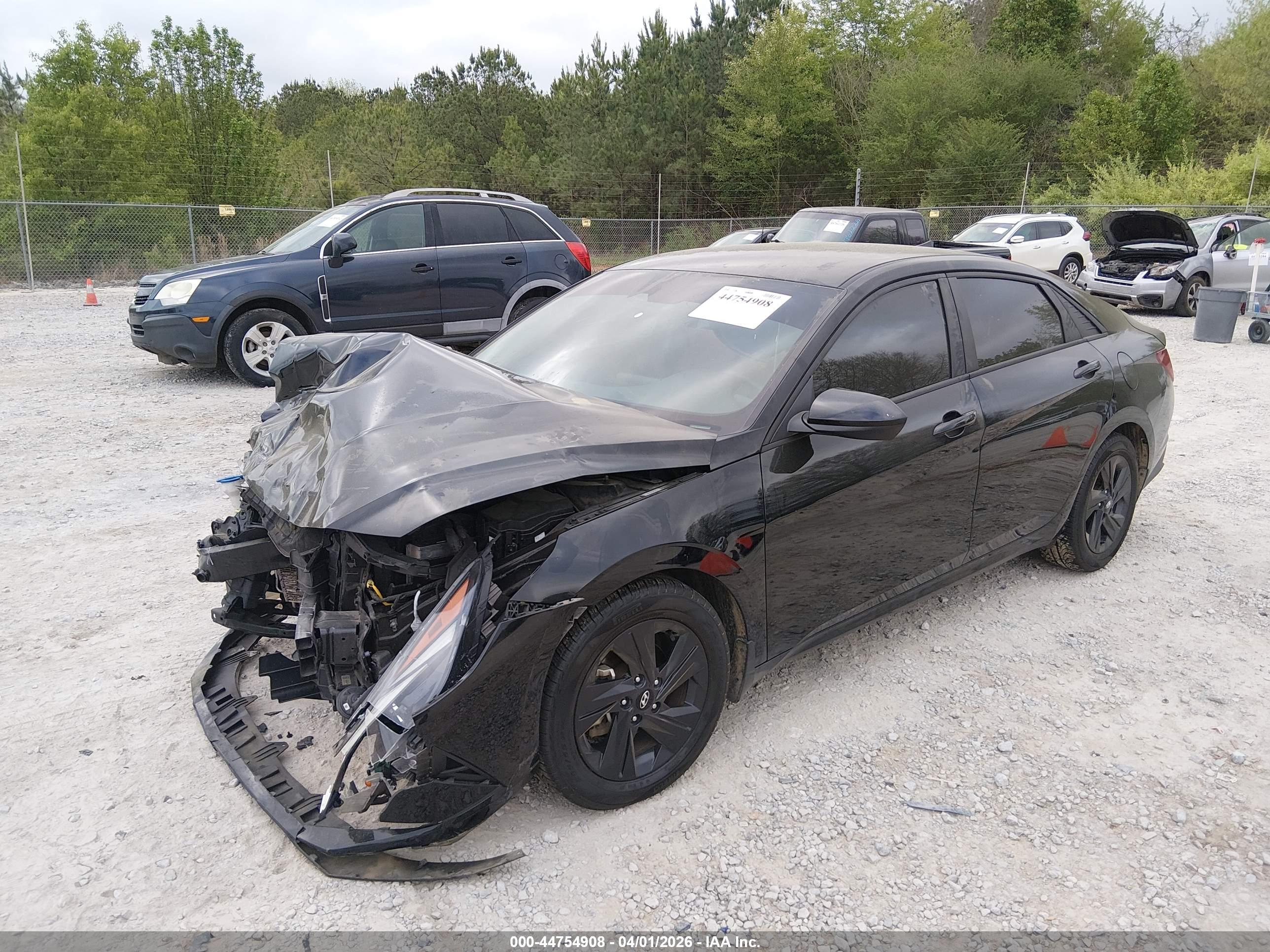 HYUNDAI ELANTRA image 2