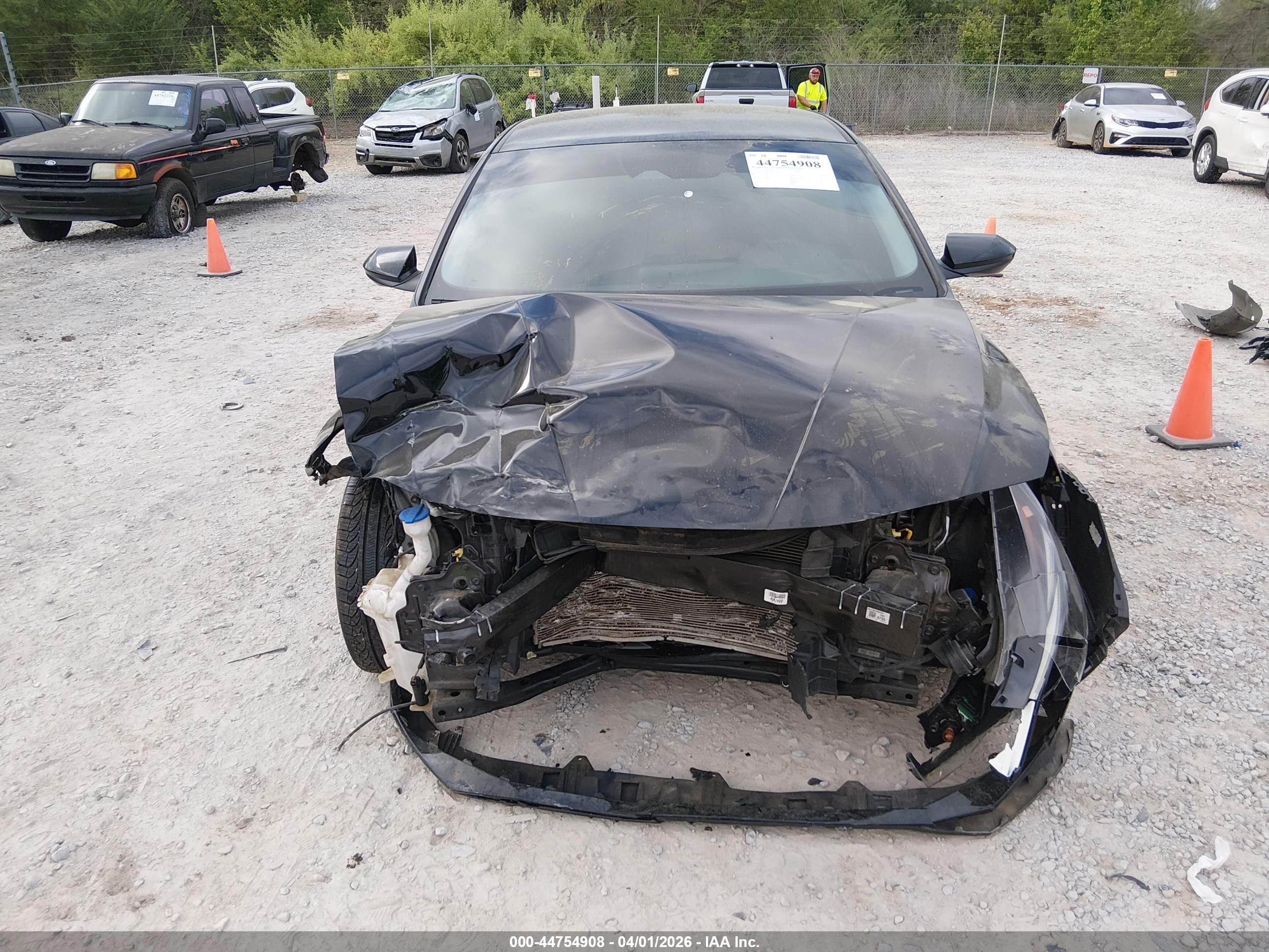HYUNDAI ELANTRA image 6