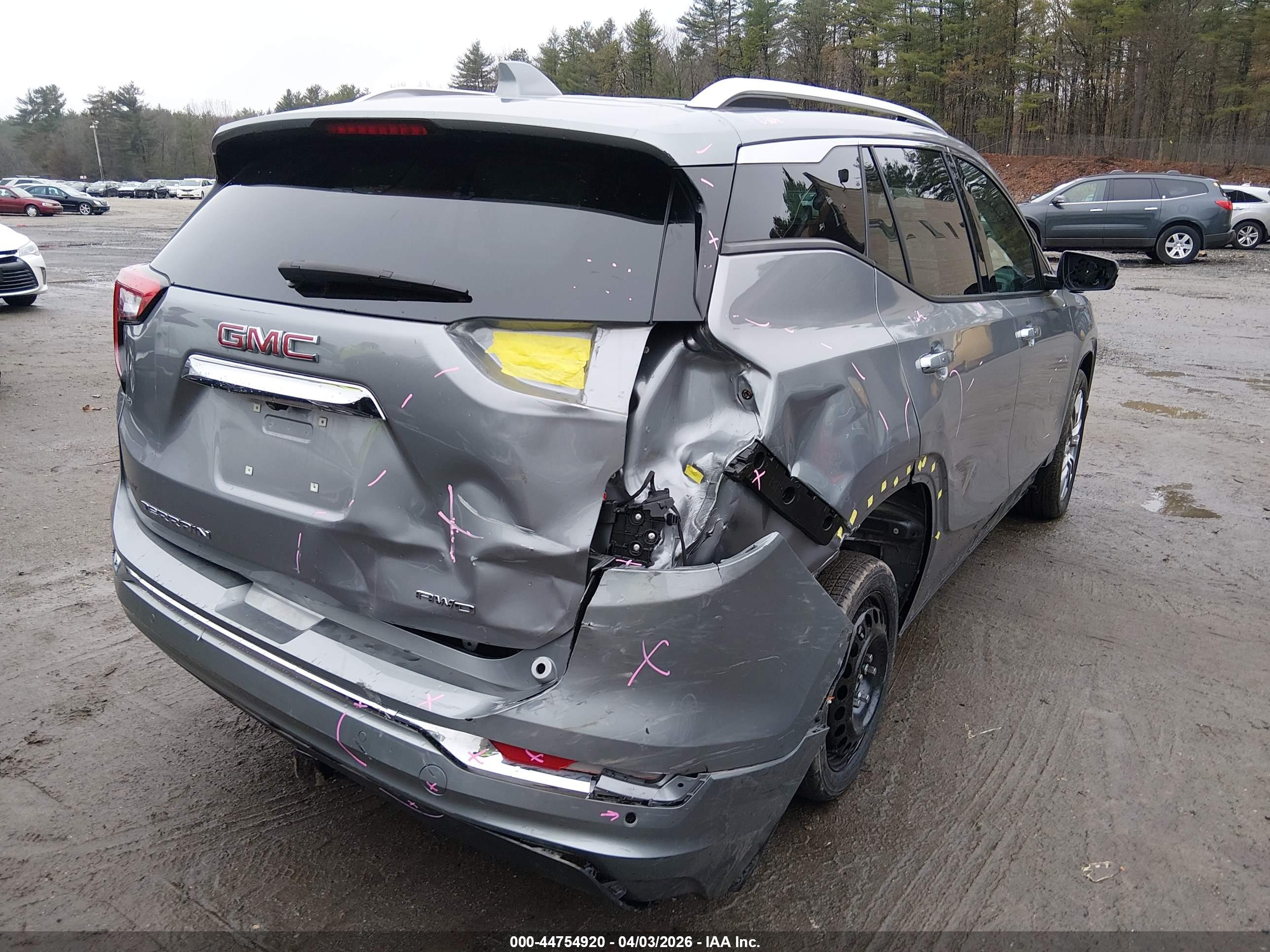 GMC TERRAIN image 6