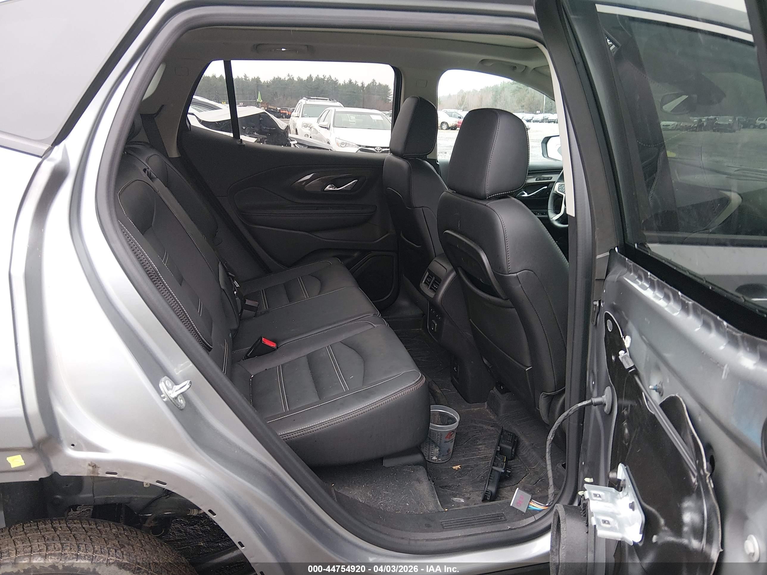 GMC TERRAIN image 8