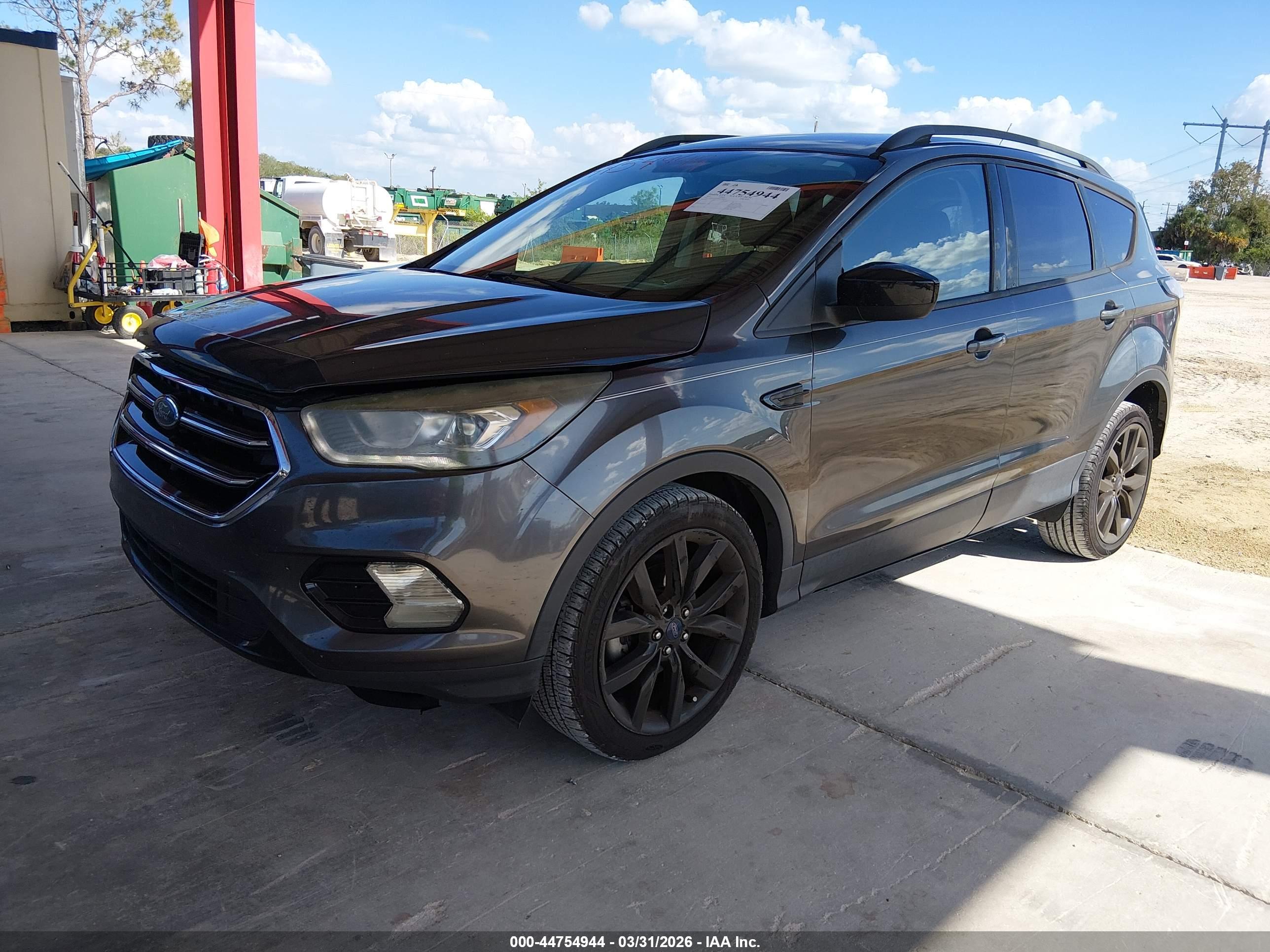 FORD ESCAPE image 2
