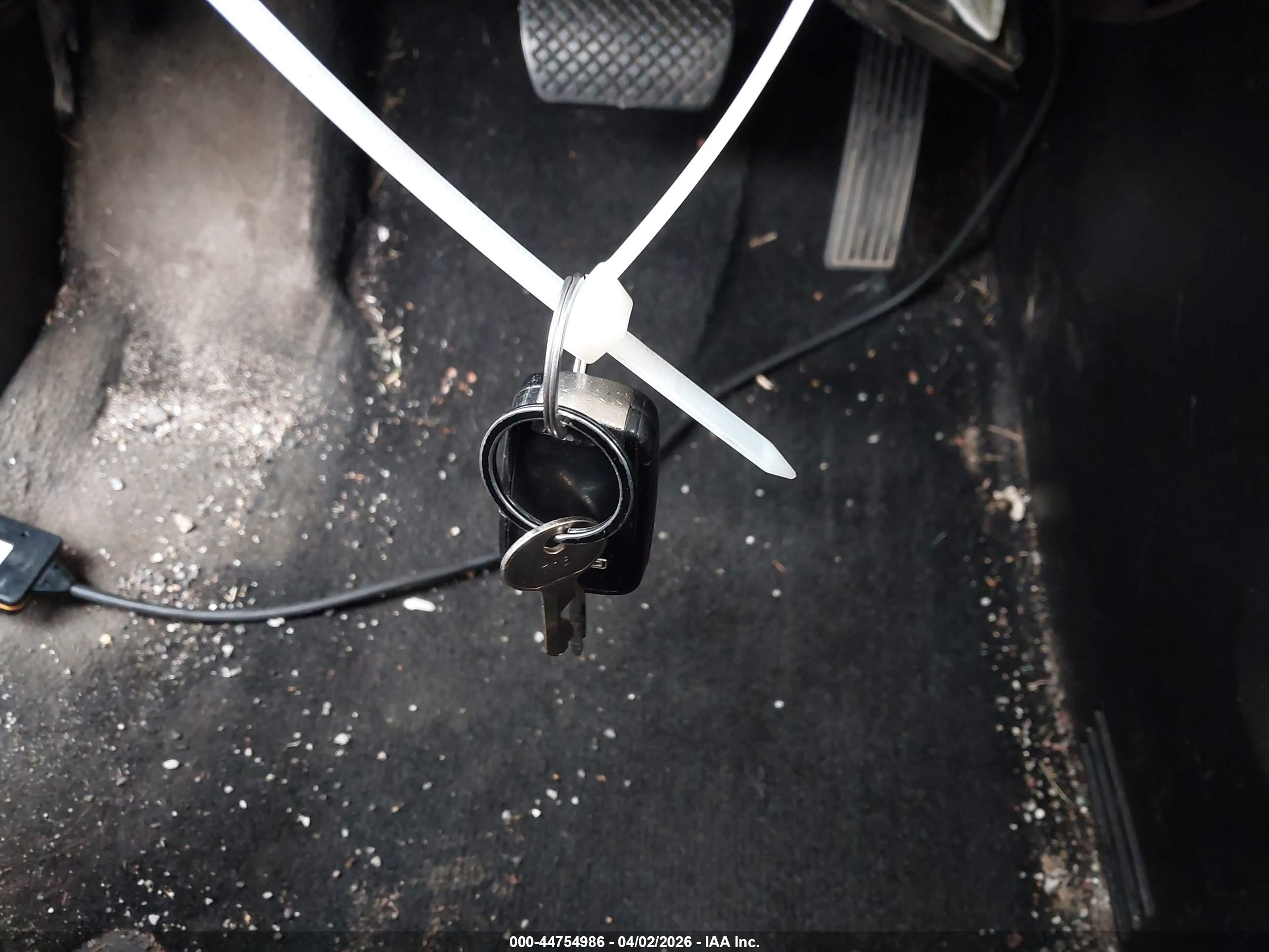GMC TERRAIN image 11