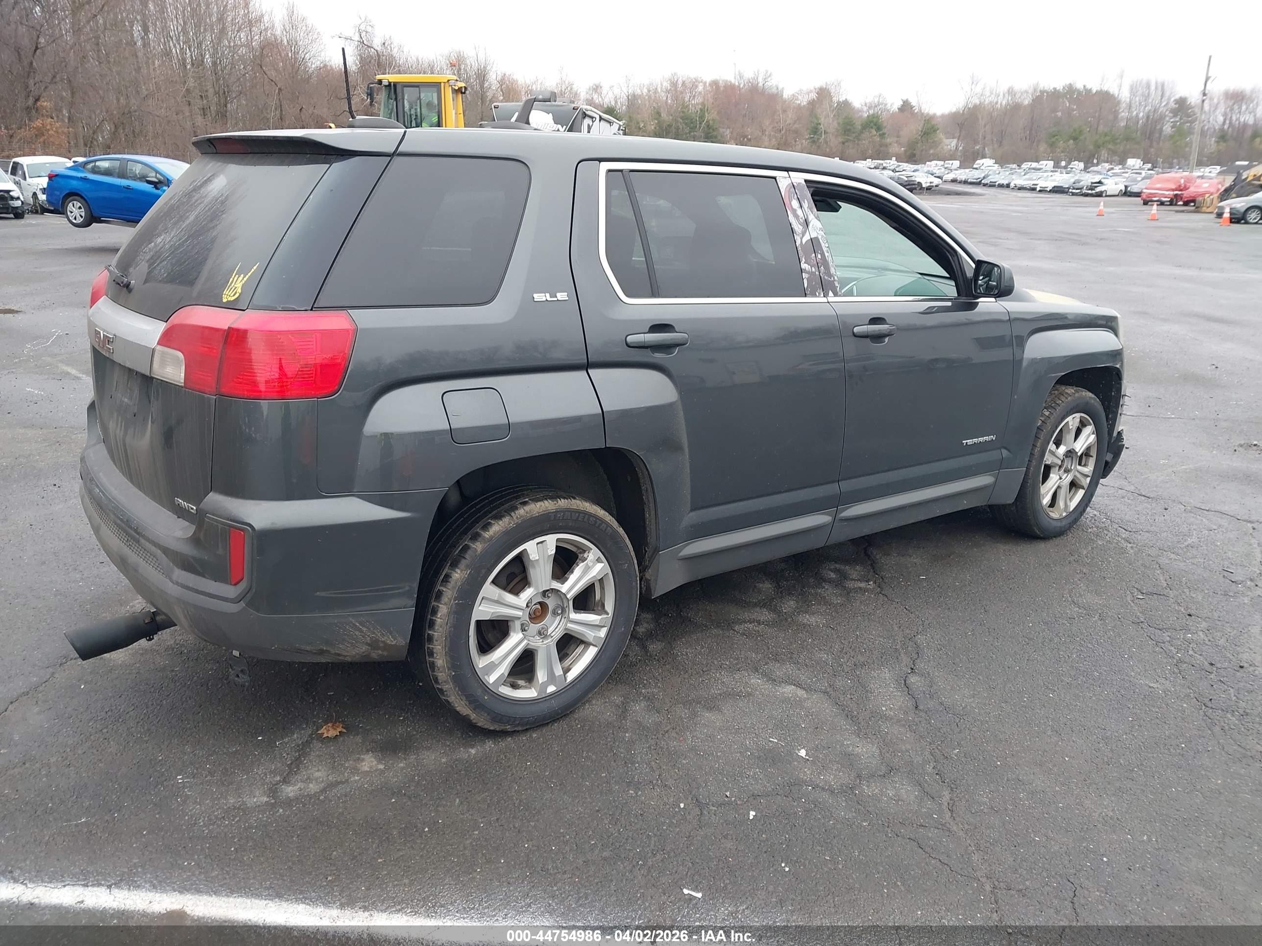 GMC TERRAIN image 4