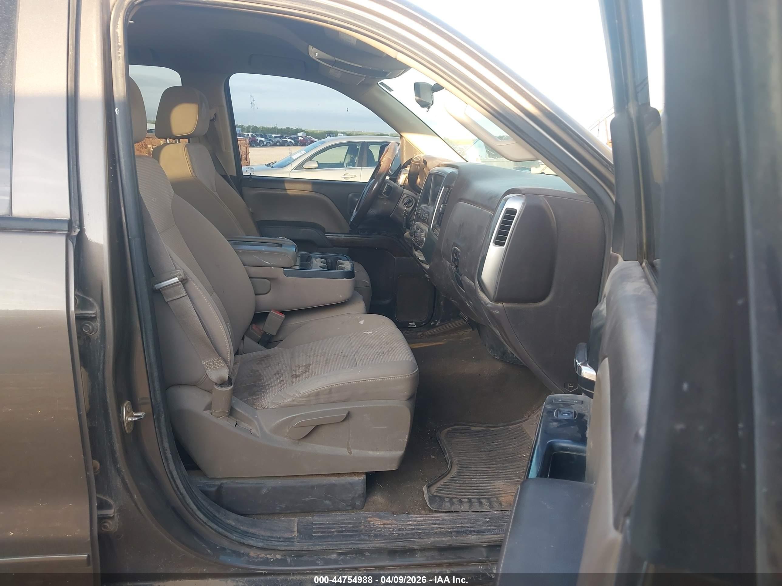 CHEVROLET SILVERADO image 5