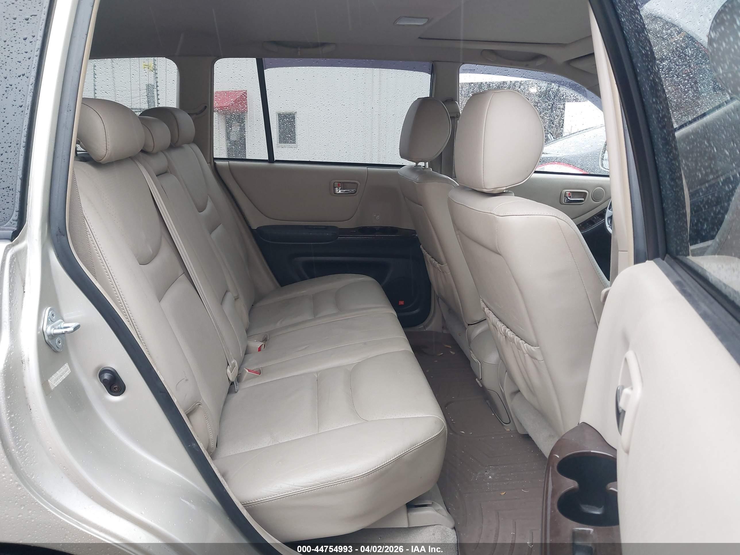 TOYOTA HIGHLANDER image 8