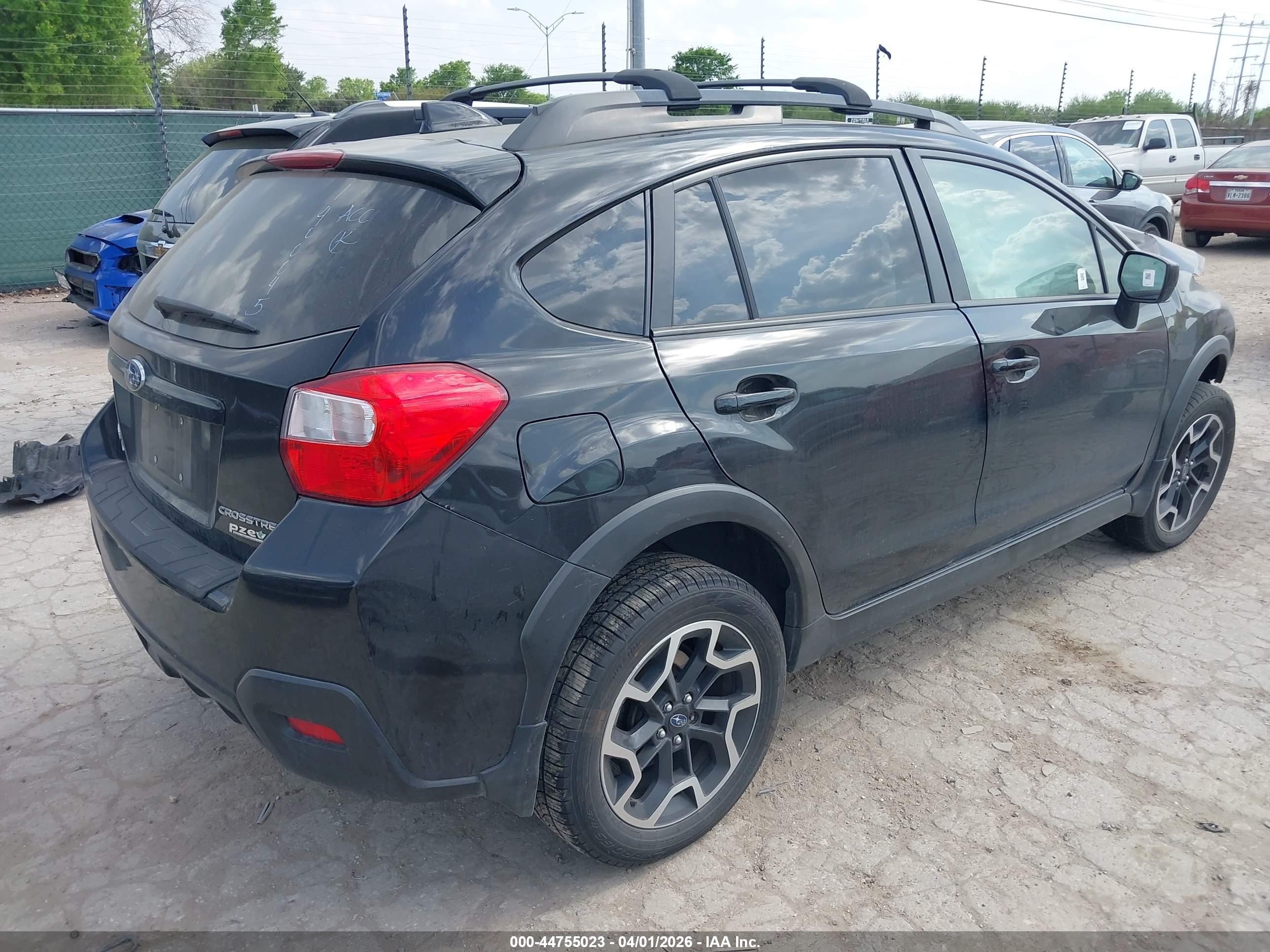 SUBARU CROSSTREK image 4